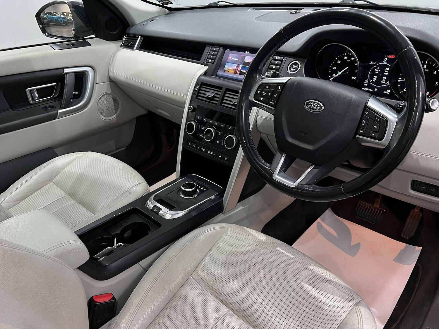 Used Land Rover Discovery Sport 2018 for sale - 76042309: Photo 24