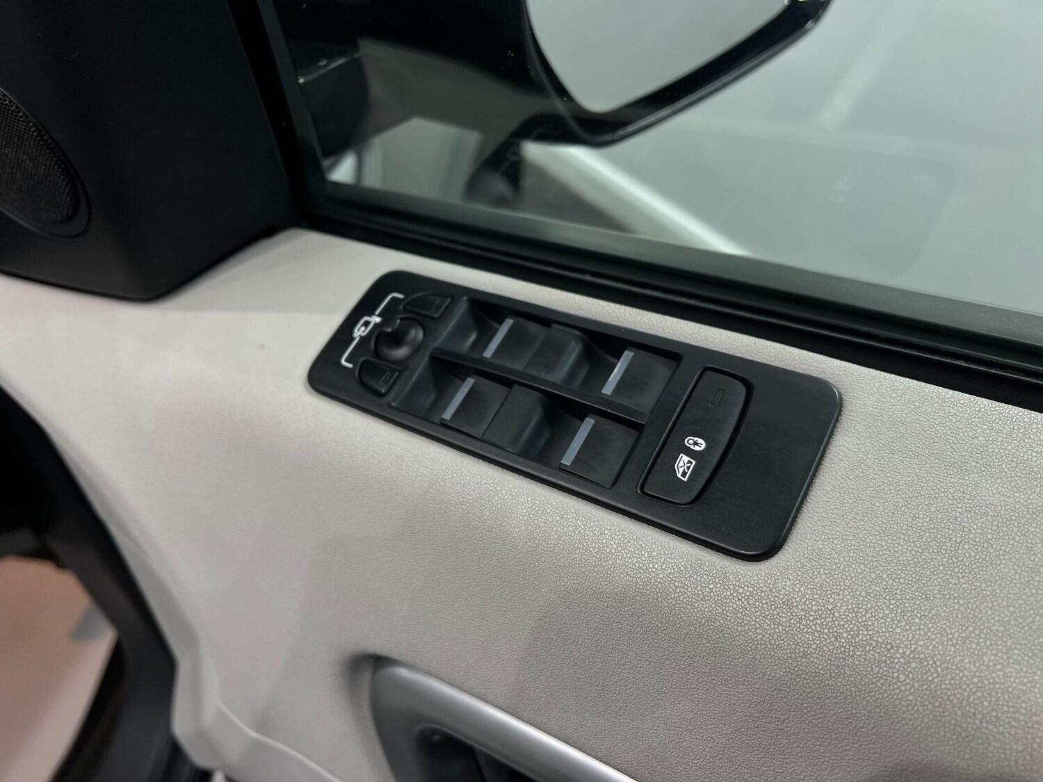 Used Land Rover Discovery Sport 2018 for sale - 76042309: Photo 29