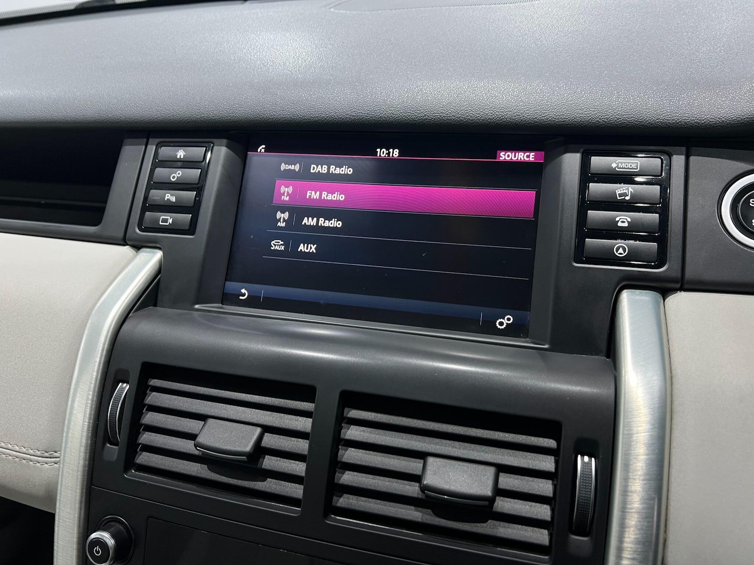 Used Land Rover Discovery Sport 2018 for sale - 76042309: Photo 39