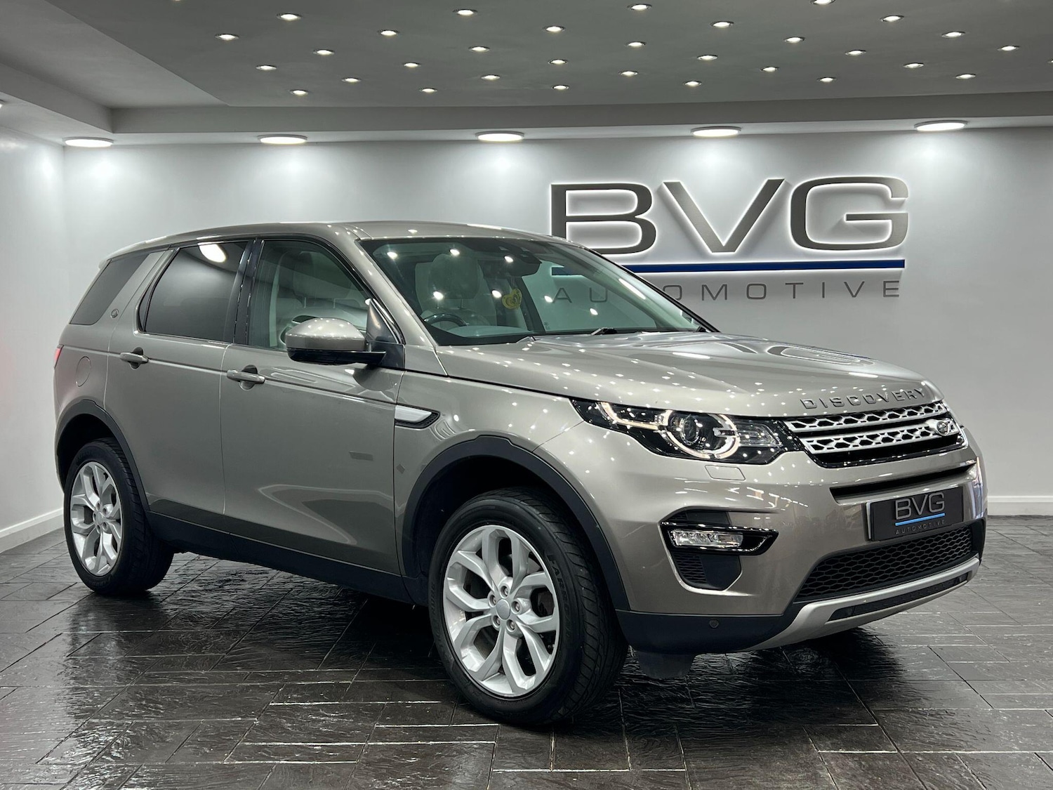 Used Land Rover Discovery Sport 2018 for sale - 76042309: Photo 4