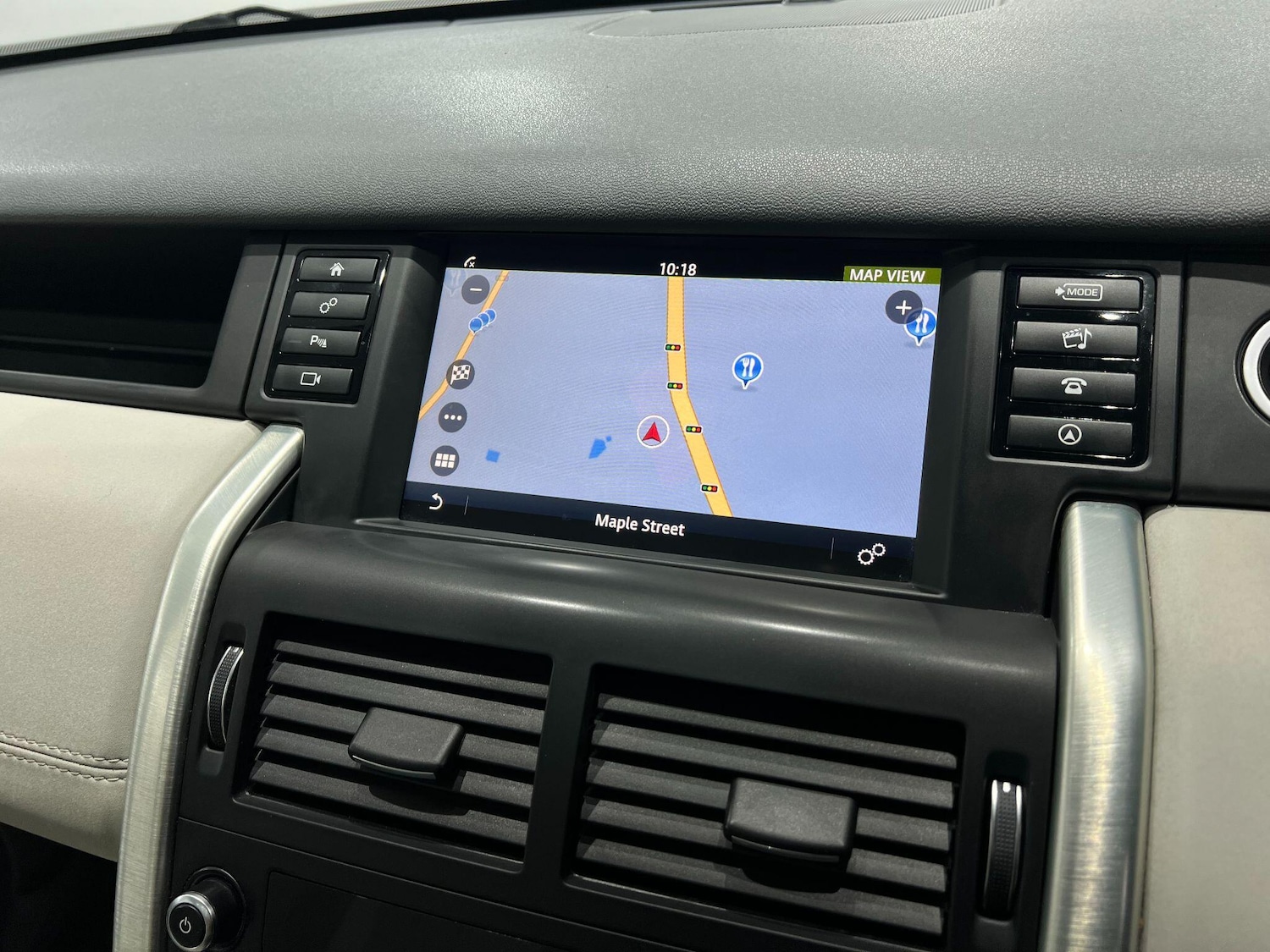 Used Land Rover Discovery Sport 2018 for sale - 76042309: Photo 42