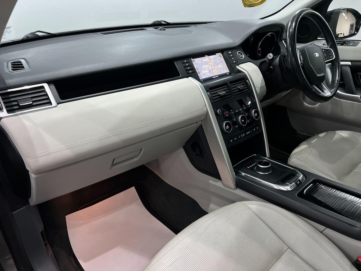 Used Land Rover Discovery Sport 2018 for sale - 76042309: Photo 56