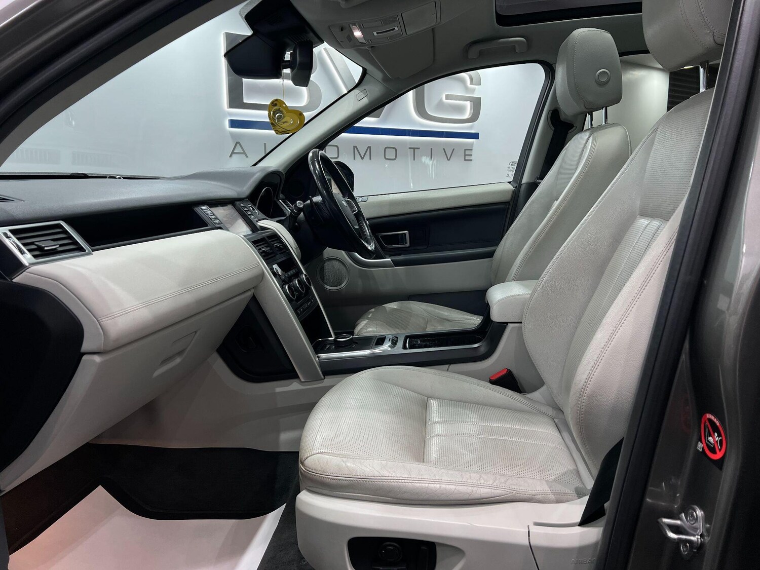 Used Land Rover Discovery Sport 2018 for sale - 76042309: Photo 57