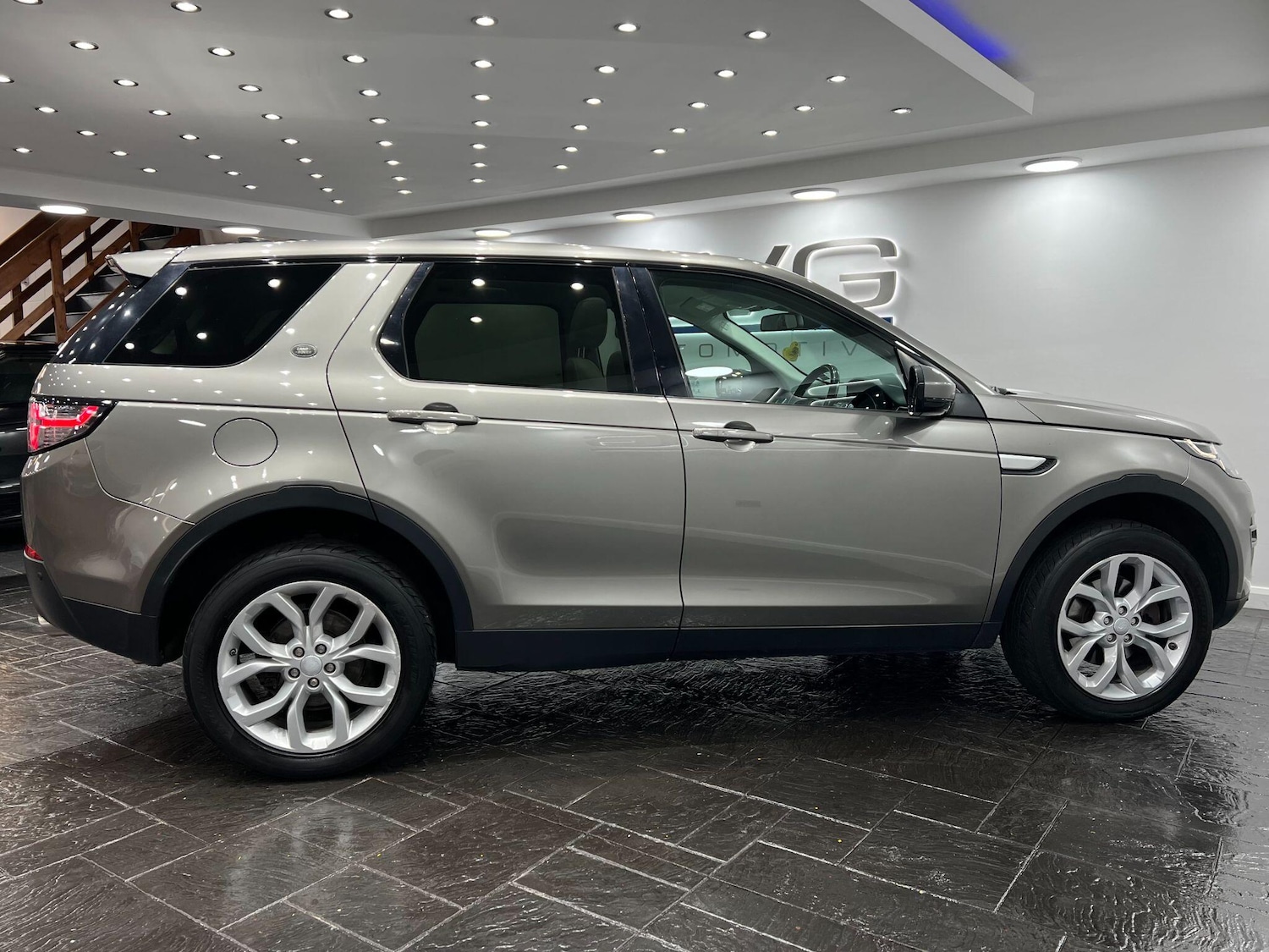 Used Land Rover Discovery Sport 2018 for sale - 76042309: Photo 8