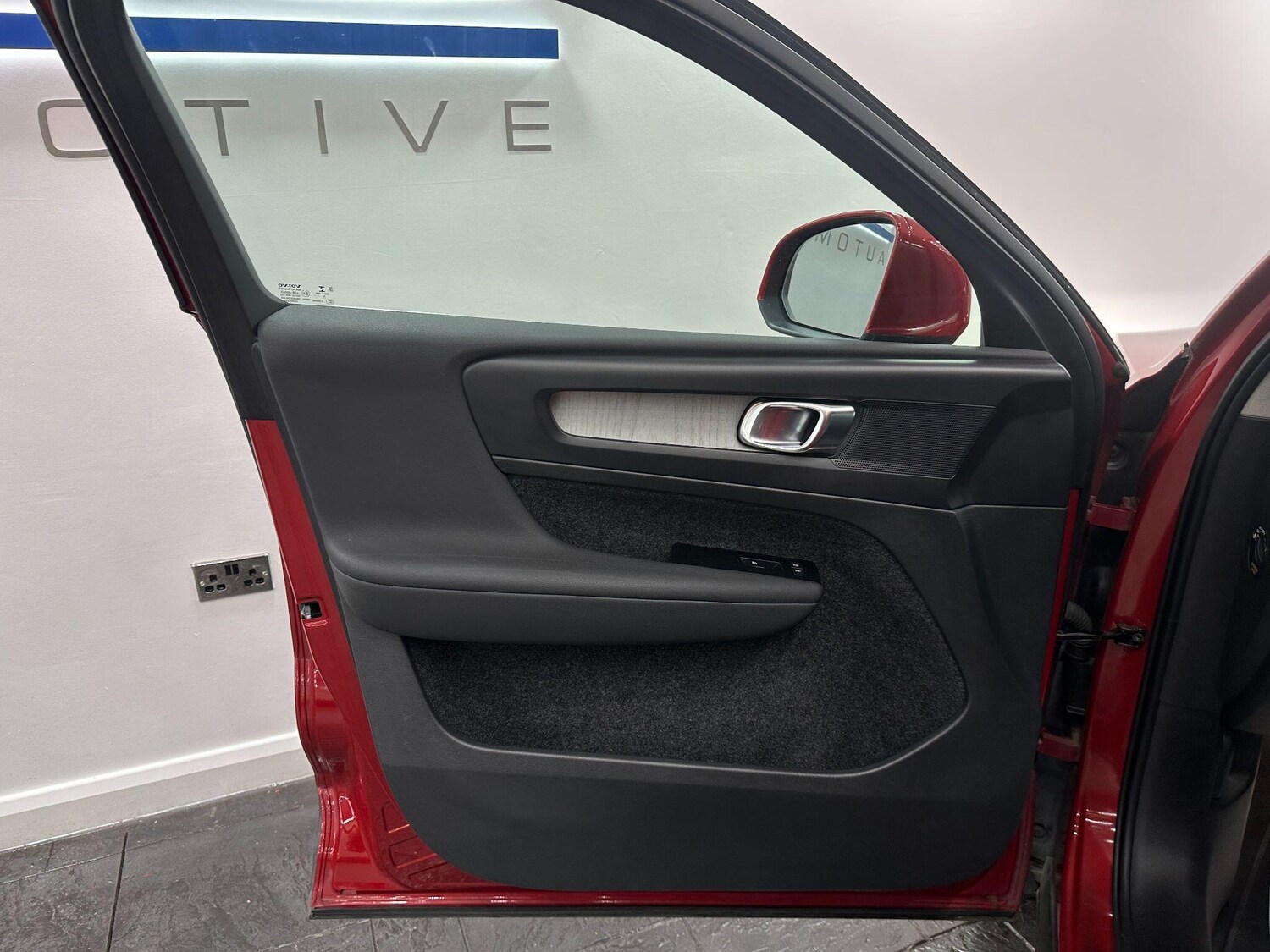 Used Volvo XC40 2021 for sale - 76012501: Photo 70