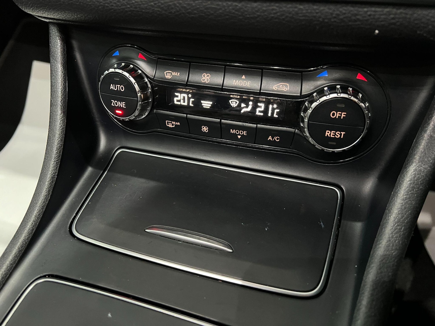 Used Mercedes-Benz CLA 2016 for sale - 76137722: Photo 37