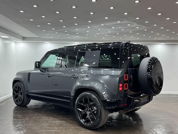 Used Land Rover Defender 110 2022 for sale - 79033803: Photo