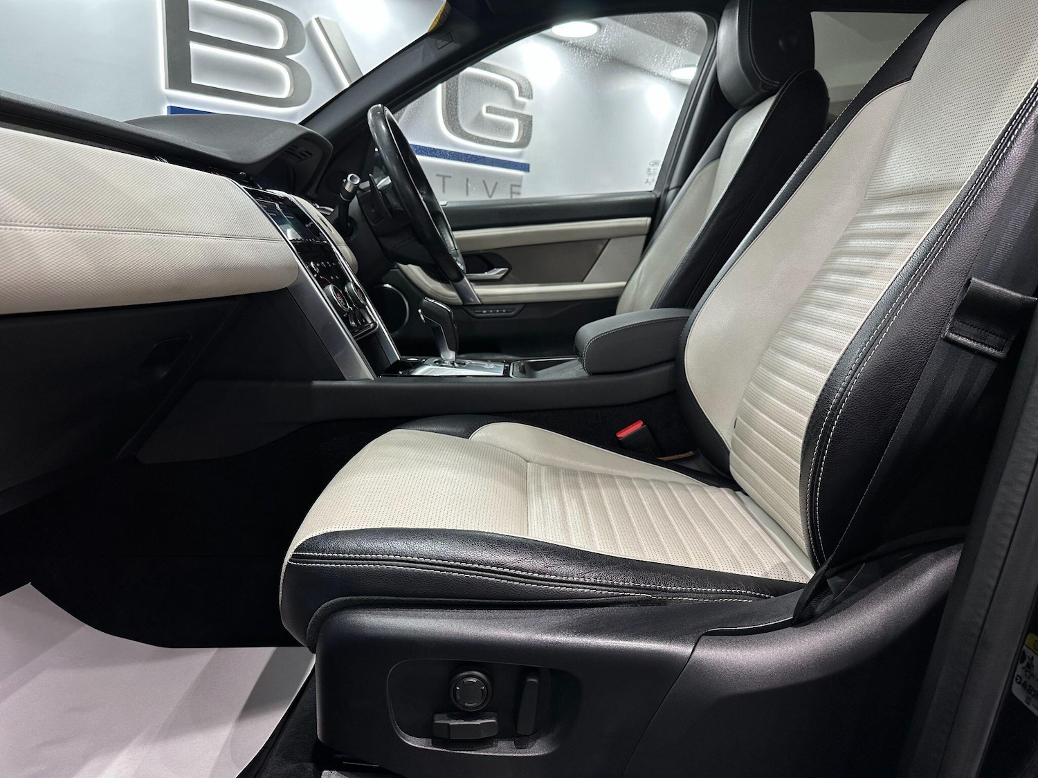 Used Land Rover Discovery Sport 2020 for sale - 76646276: Photo 62