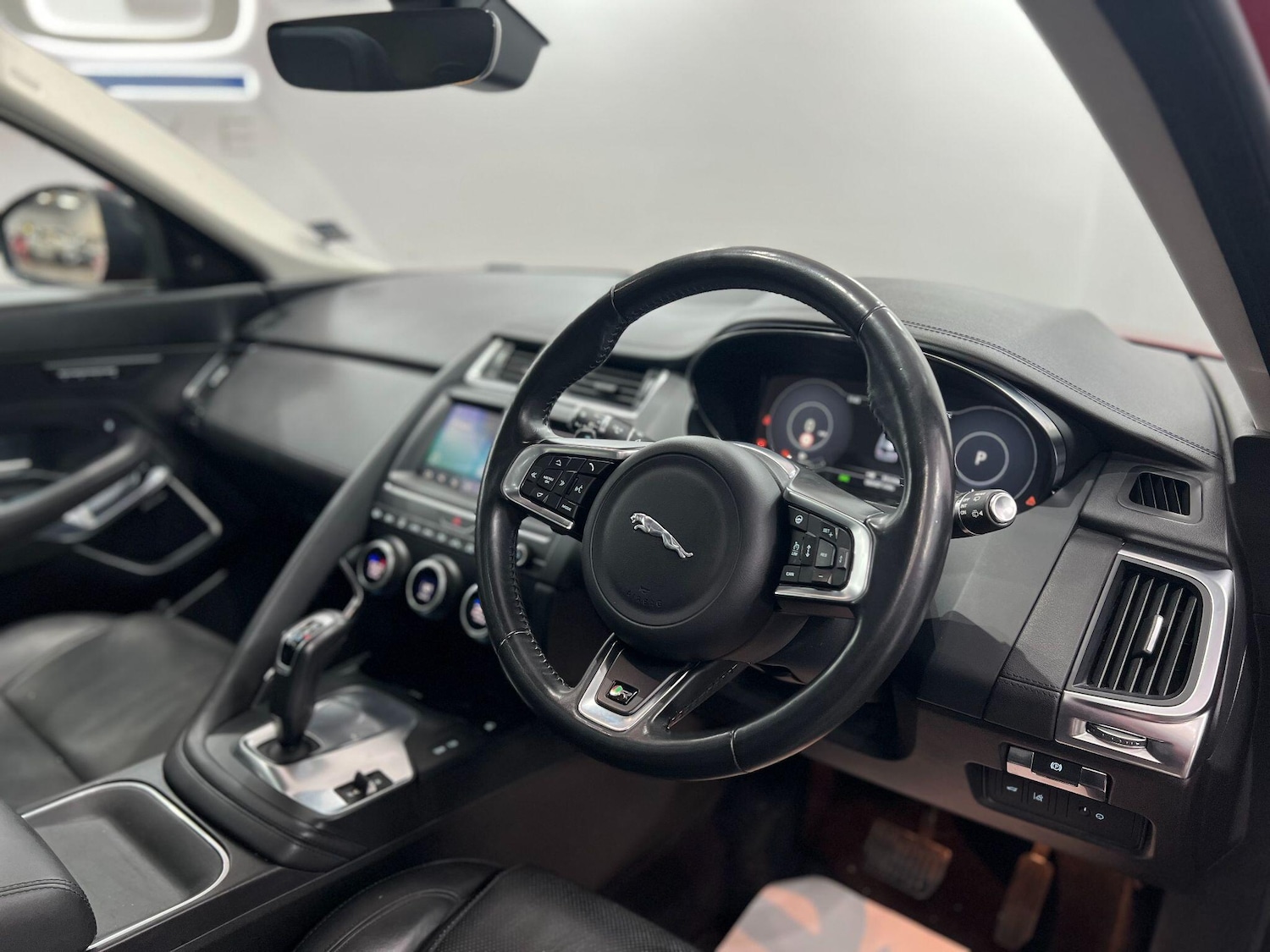 Used Jaguar E-Pace 2018 for sale - 76592347: Photo 26