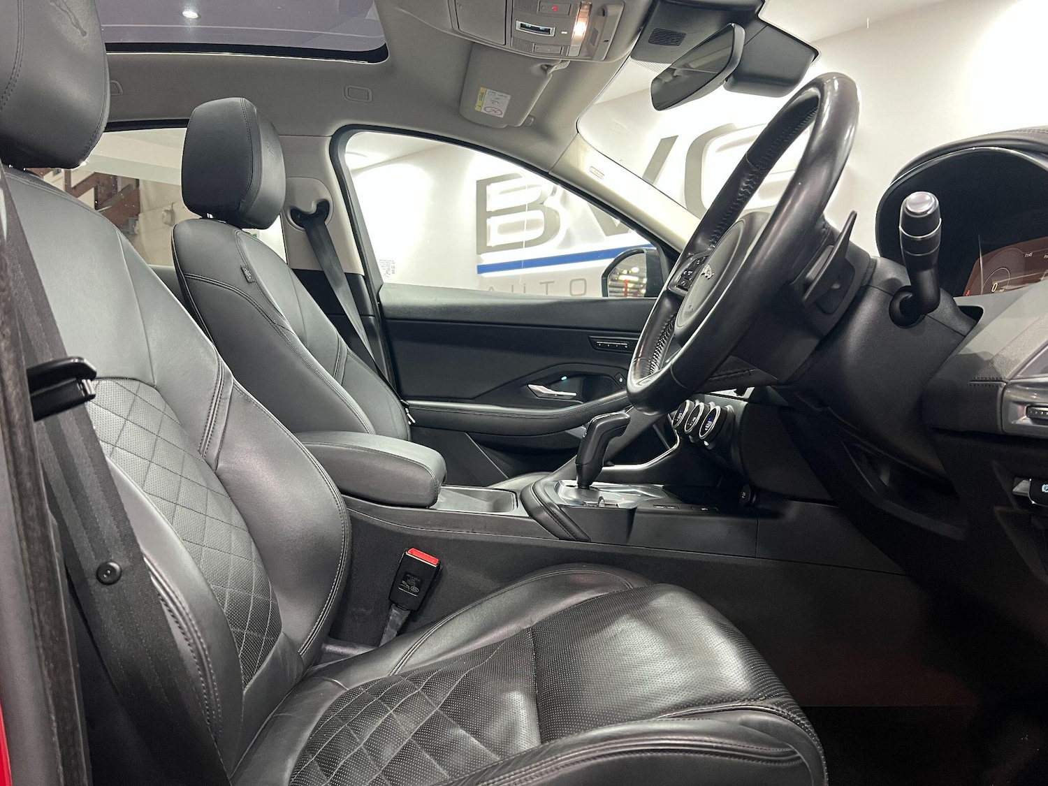 Used Jaguar E-Pace 2018 for sale - 76592347: Photo 27