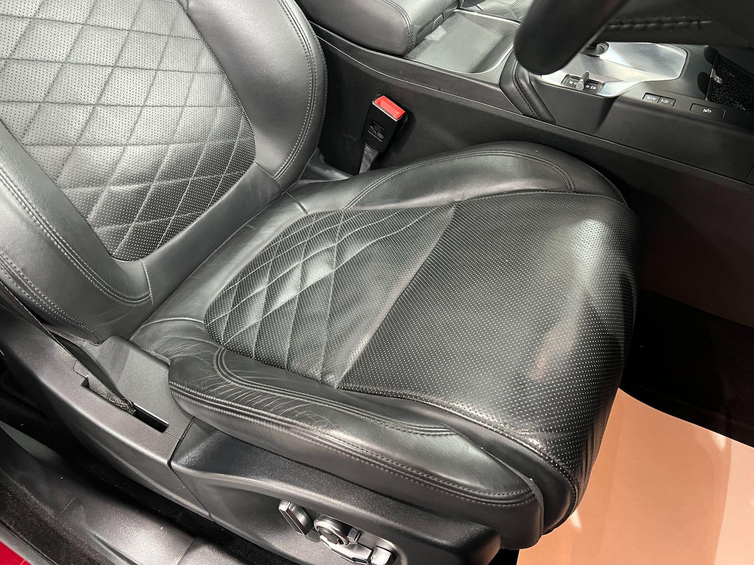 Used Jaguar E-Pace 2018 for sale - 76592347: Photo 29