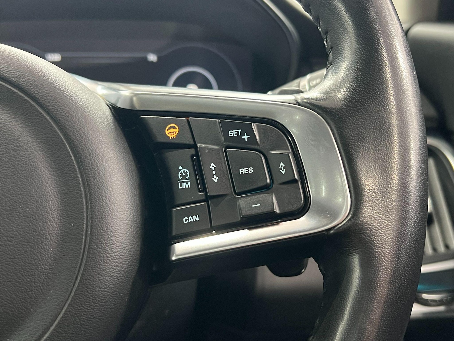 Used Jaguar E-Pace 2018 for sale - 76592347: Photo 51