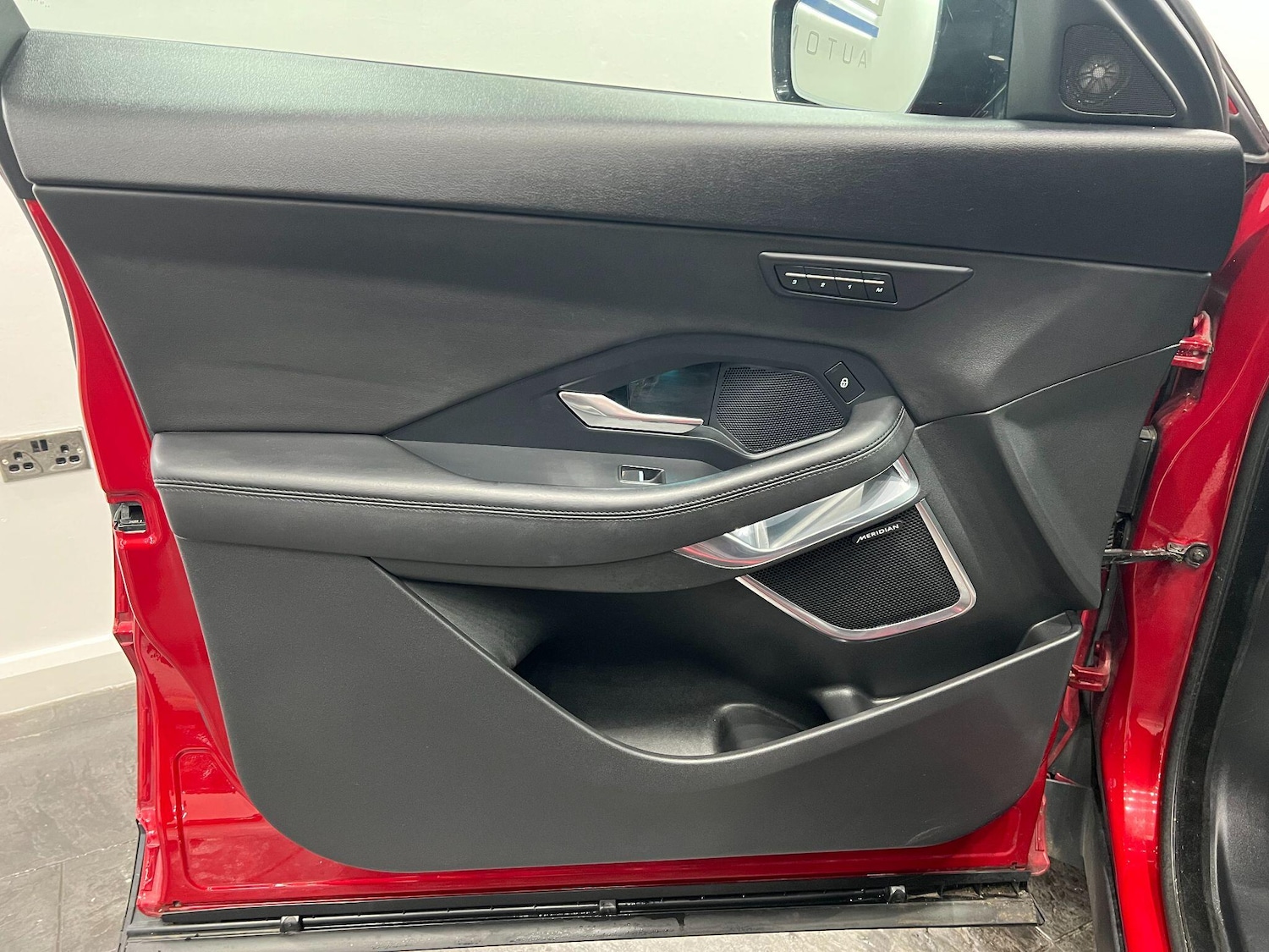 Used Jaguar E-Pace 2018 for sale - 76592347: Photo 56