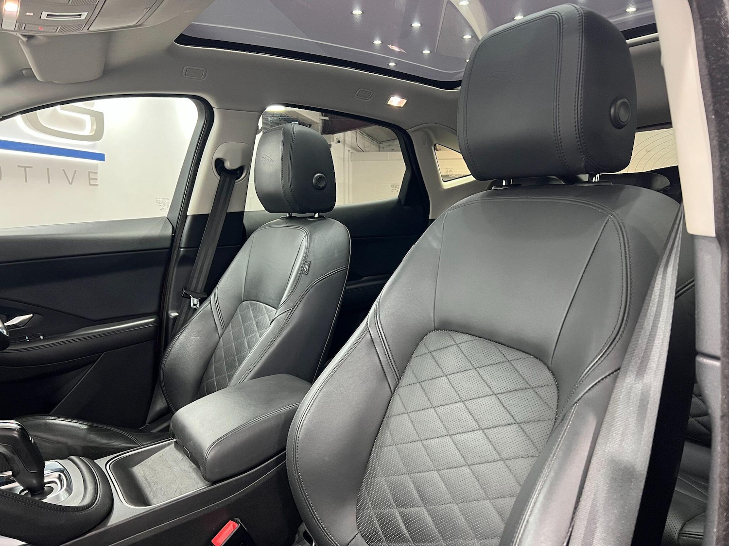 Used Jaguar E-Pace 2018 for sale - 76592347: Photo 59