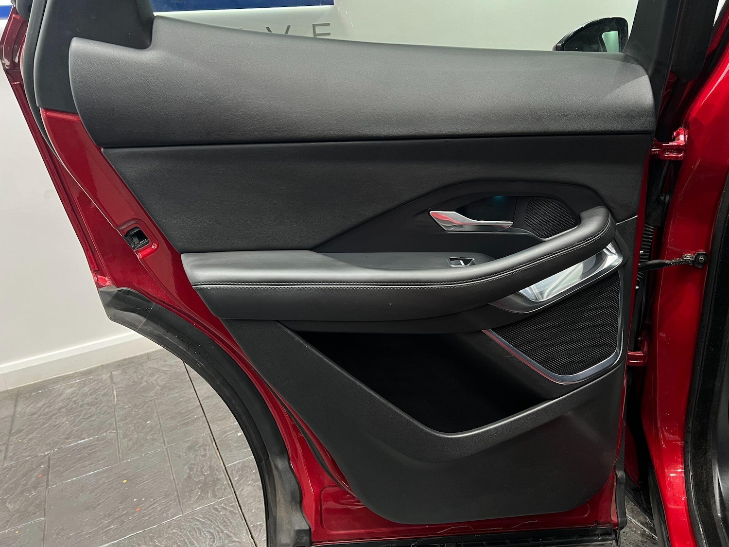 Used Jaguar E-Pace 2018 for sale - 76592347: Photo 60