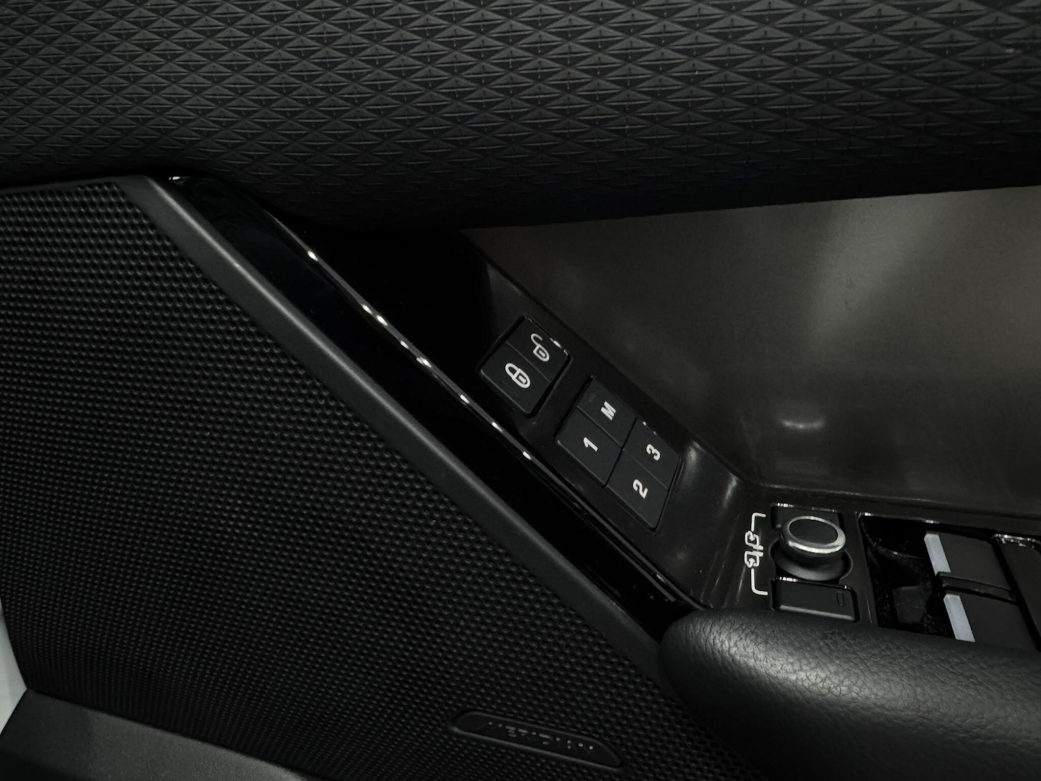 Used Land Rover Range Rover Velar 2019 for sale - 77202784: Photo 21