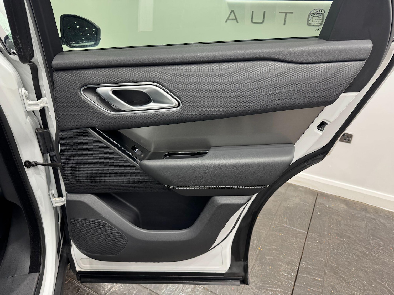 Used Land Rover Range Rover Velar 2019 for sale - 77202784: Photo 51