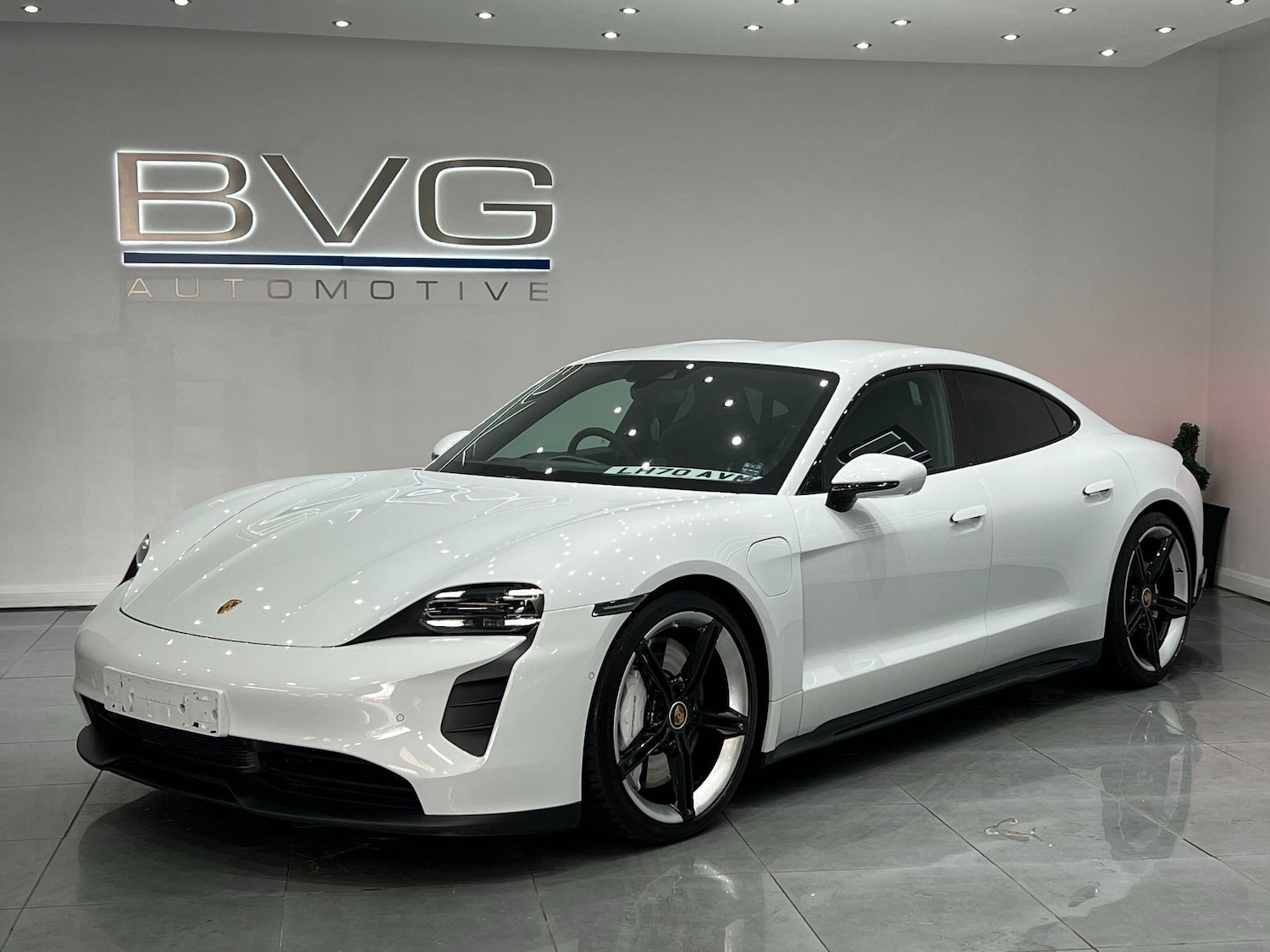 Used Porsche Taycan 2020 for sale - 76151807: Photo 3