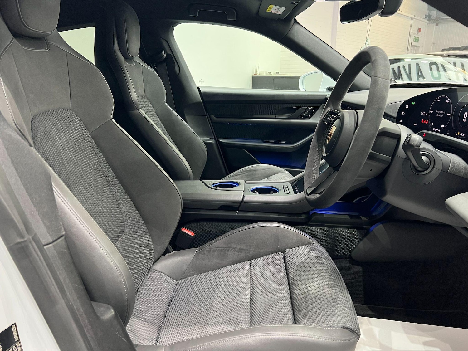 Used Porsche Taycan 2020 for sale - 76151807: Photo 8