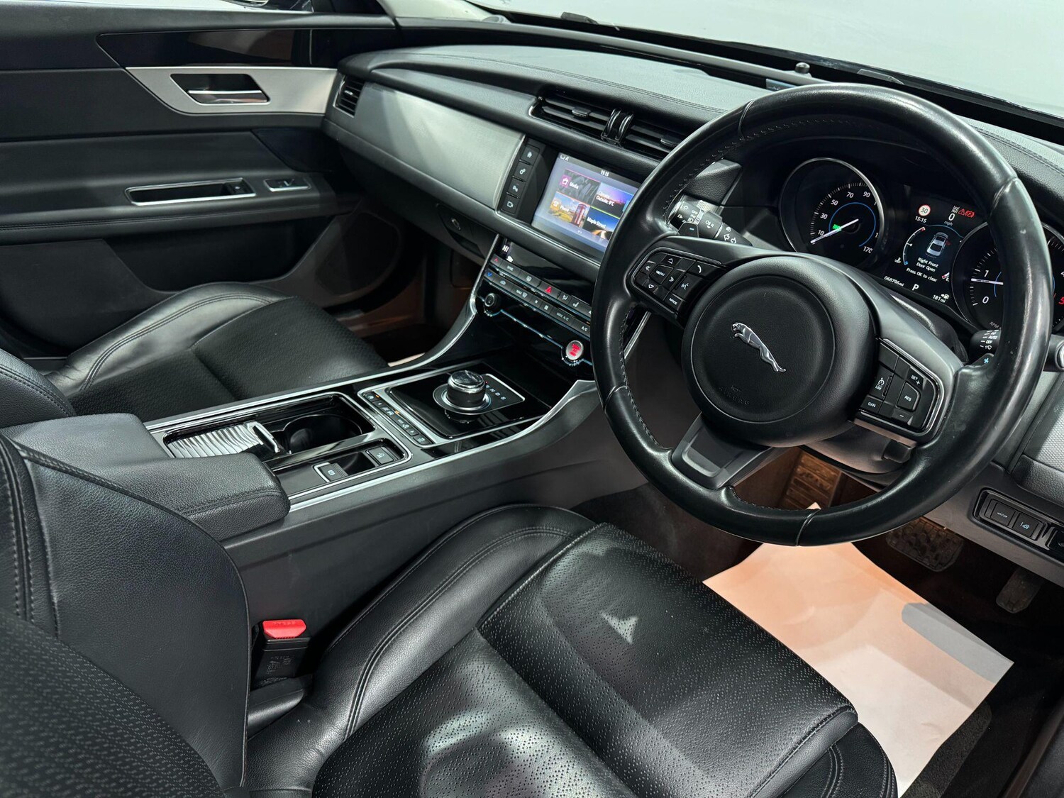 Used Jaguar XF 2017 for sale - 77396150: Photo 21