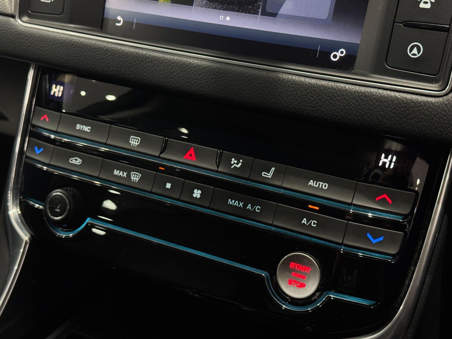 Used Jaguar XF 2017 for sale - 77396150: Photo 40