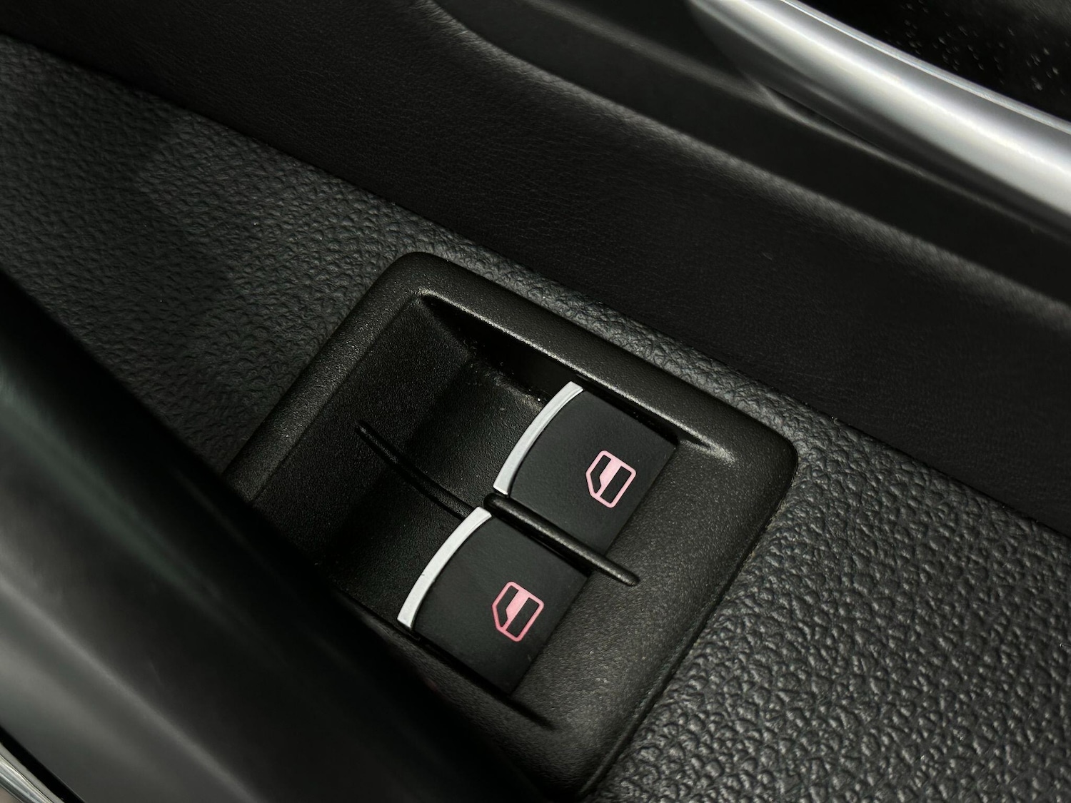 Used Volkswagen Scirocco 2017 for sale - 77066541: Photo 31