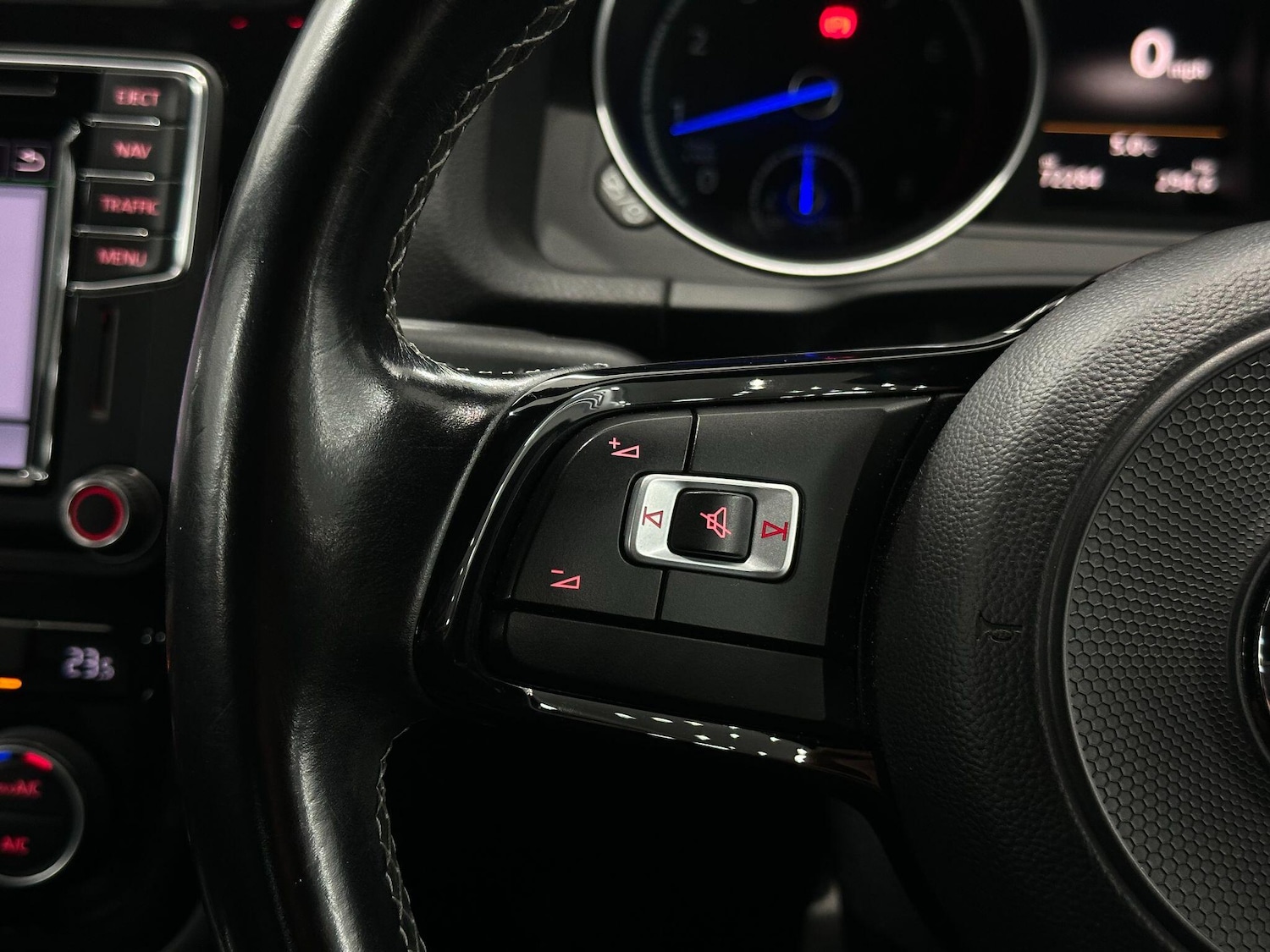 Used Volkswagen Scirocco 2017 for sale - 77066541: Photo 52