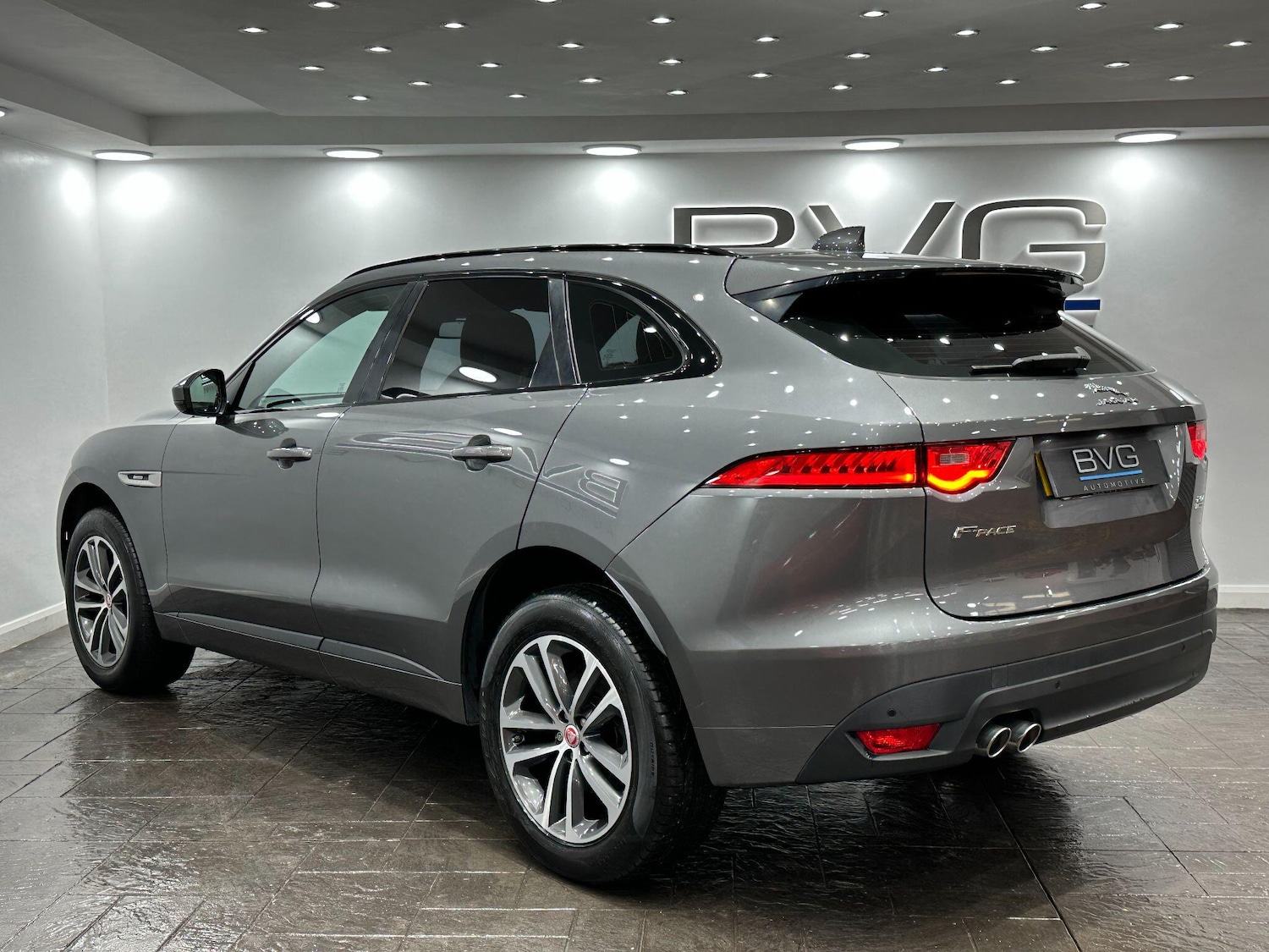 Used Jaguar F-Pace 2017 for sale - 76715240: Photo 10