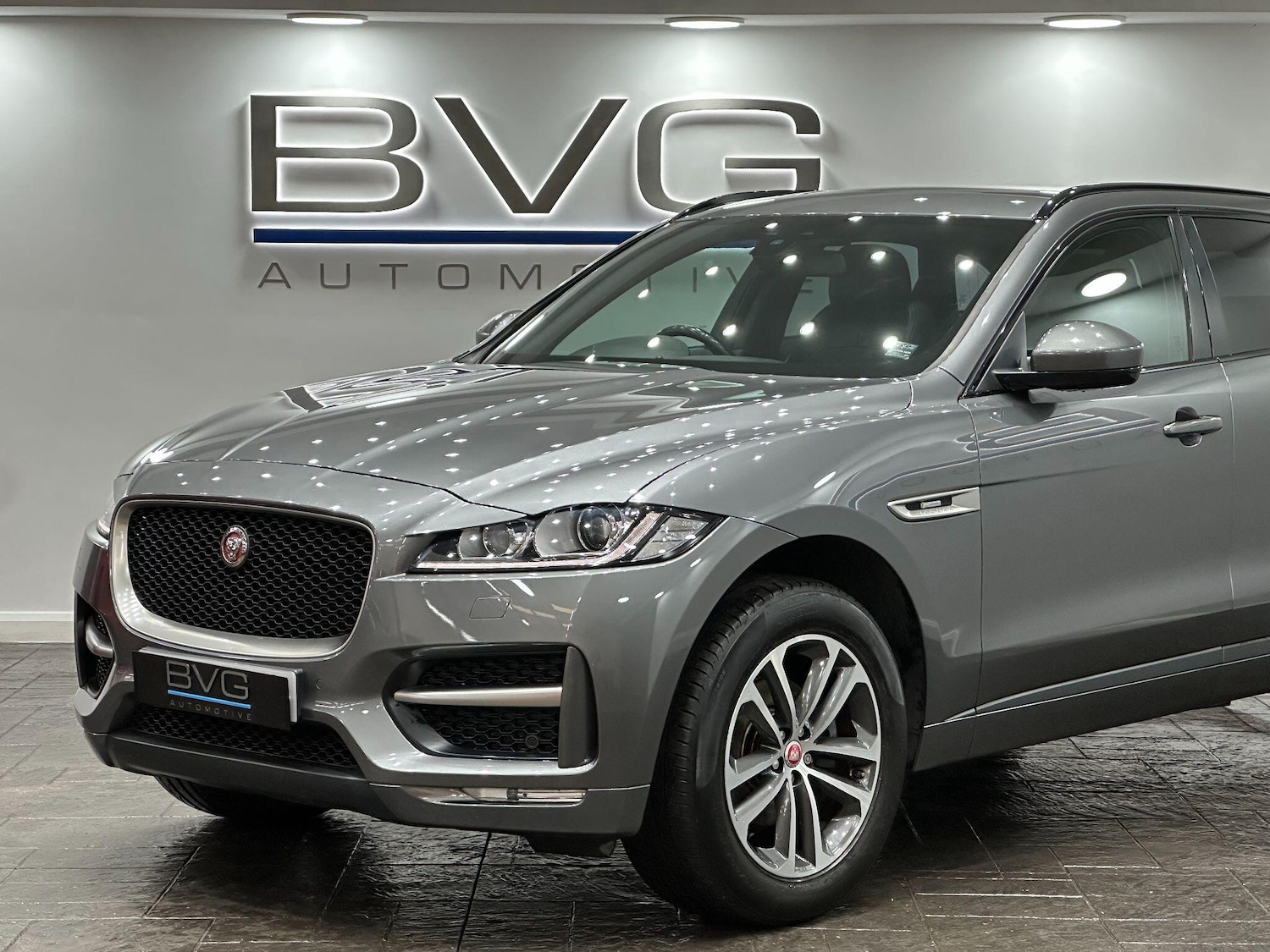 Used Jaguar F-Pace 2017 for sale - 76715240: Photo 14
