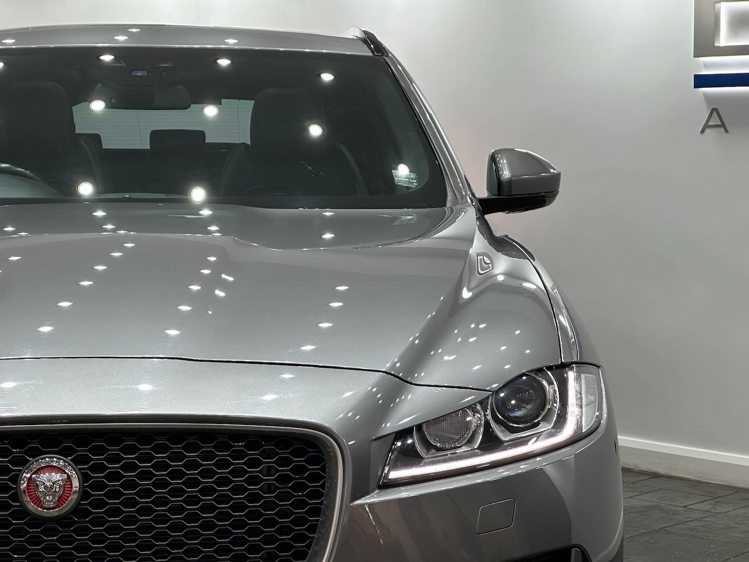 Used Jaguar F-Pace 2017 for sale - 76715240: Photo 16