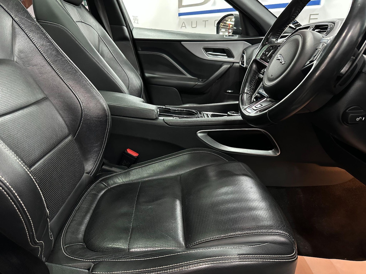 Used Jaguar F-Pace 2017 for sale - 76715240: Photo 26