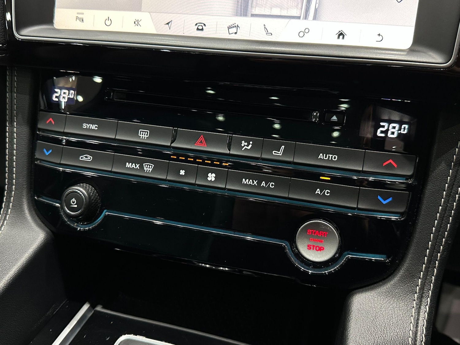 Used Jaguar F-Pace 2017 for sale - 76715240: Photo 46