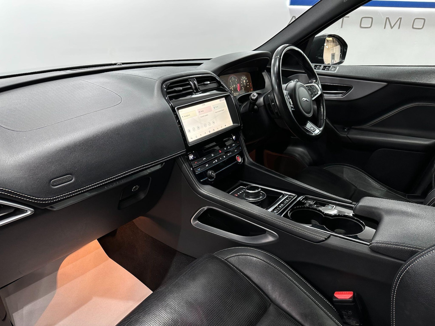 Used Jaguar F-Pace 2017 for sale - 76715240: Photo 59