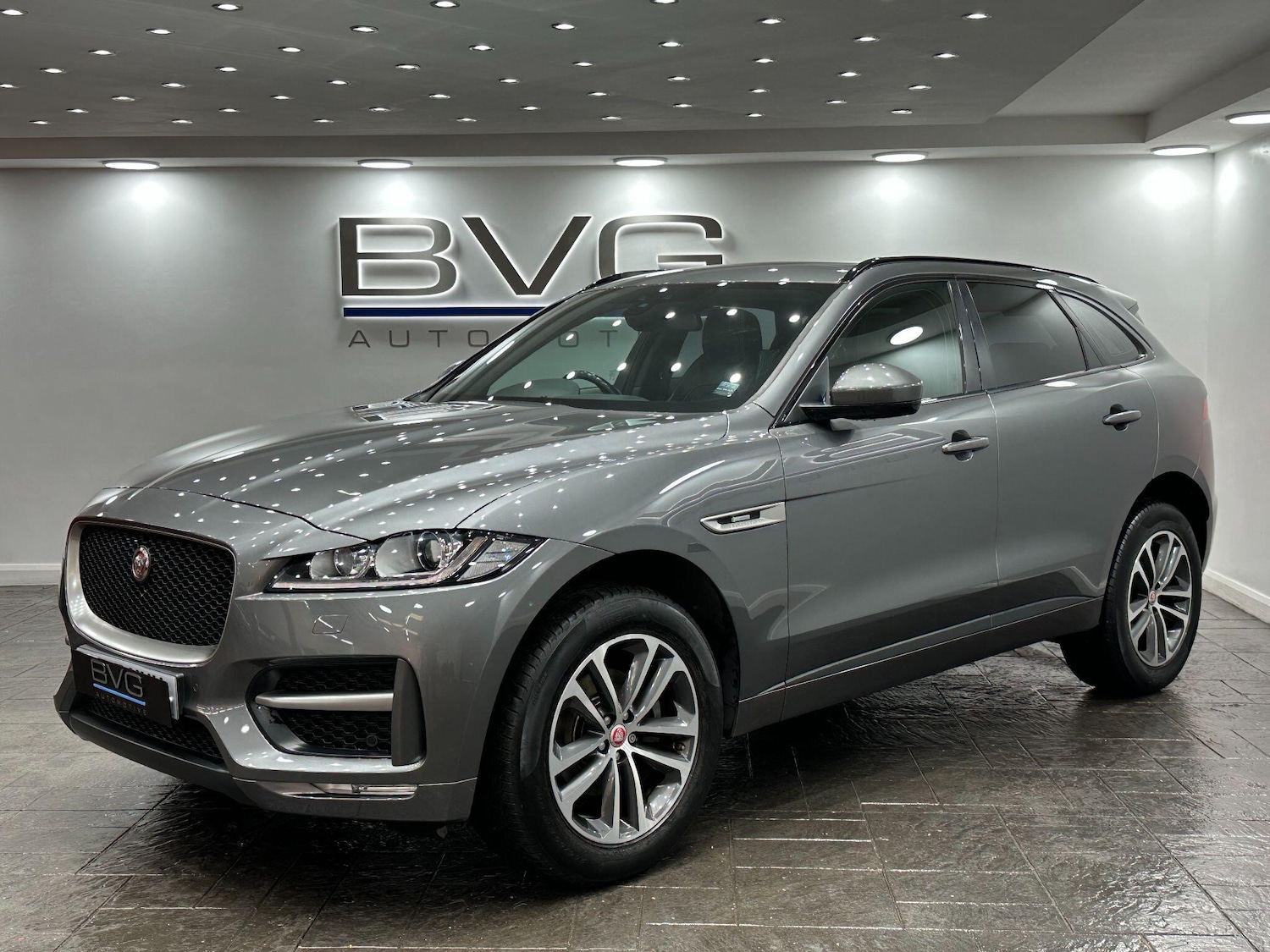 Used Jaguar F-Pace 2017 for sale - 76715240: Photo 6