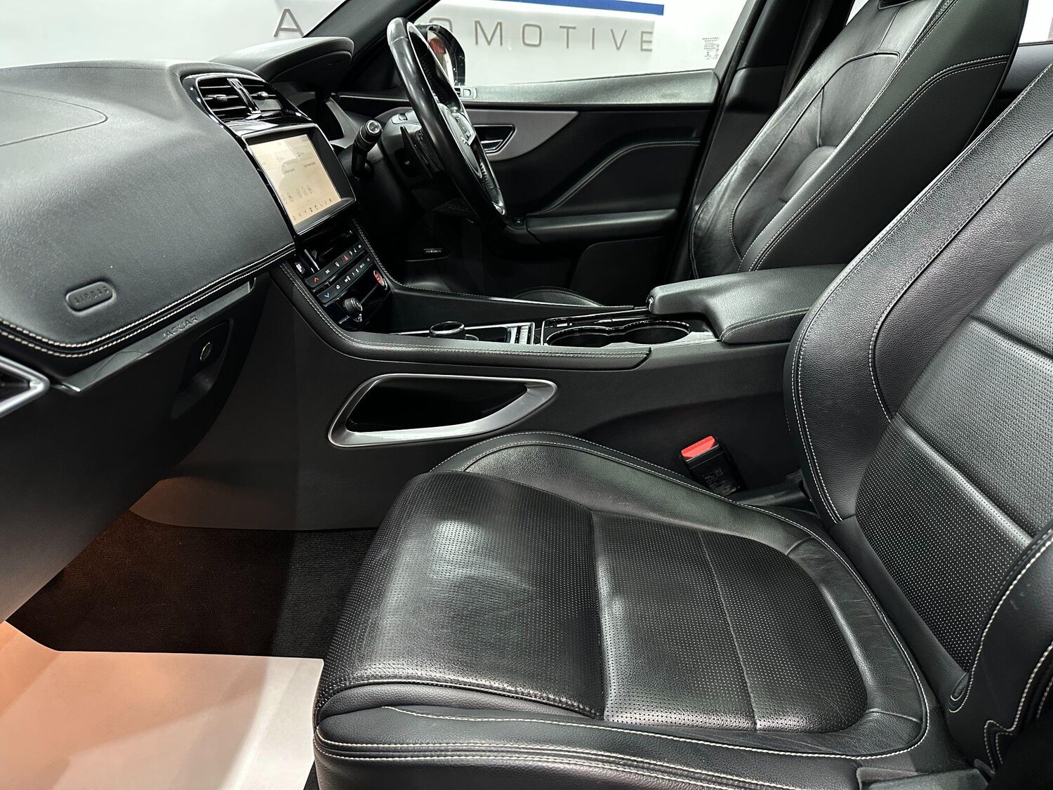 Used Jaguar F-Pace 2017 for sale - 76715240: Photo 60