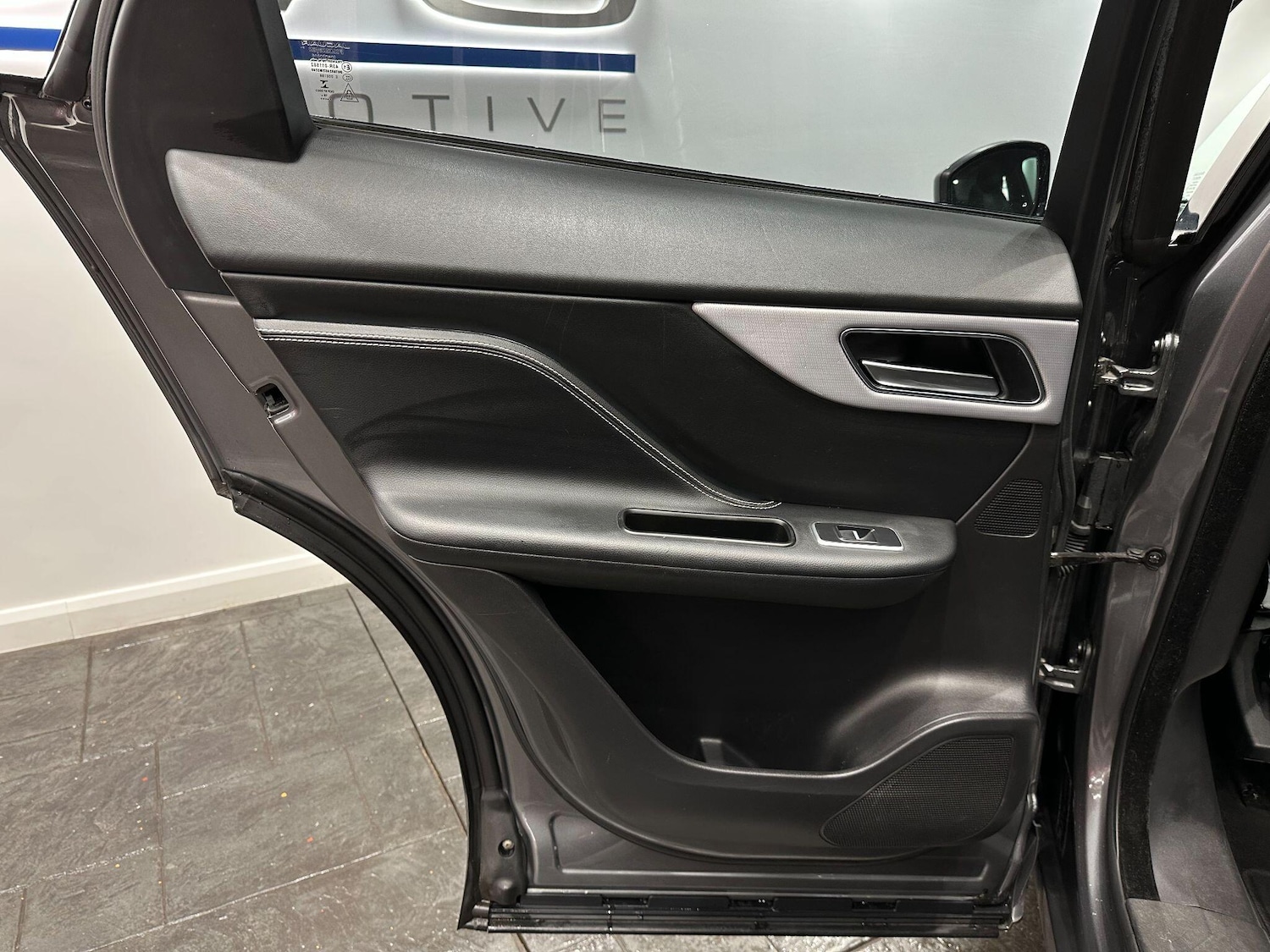 Used Jaguar F-Pace 2017 for sale - 76715240: Photo 67