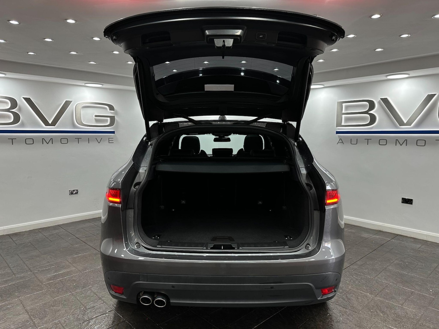 Used Jaguar F-Pace 2017 for sale - 76715240: Photo 71