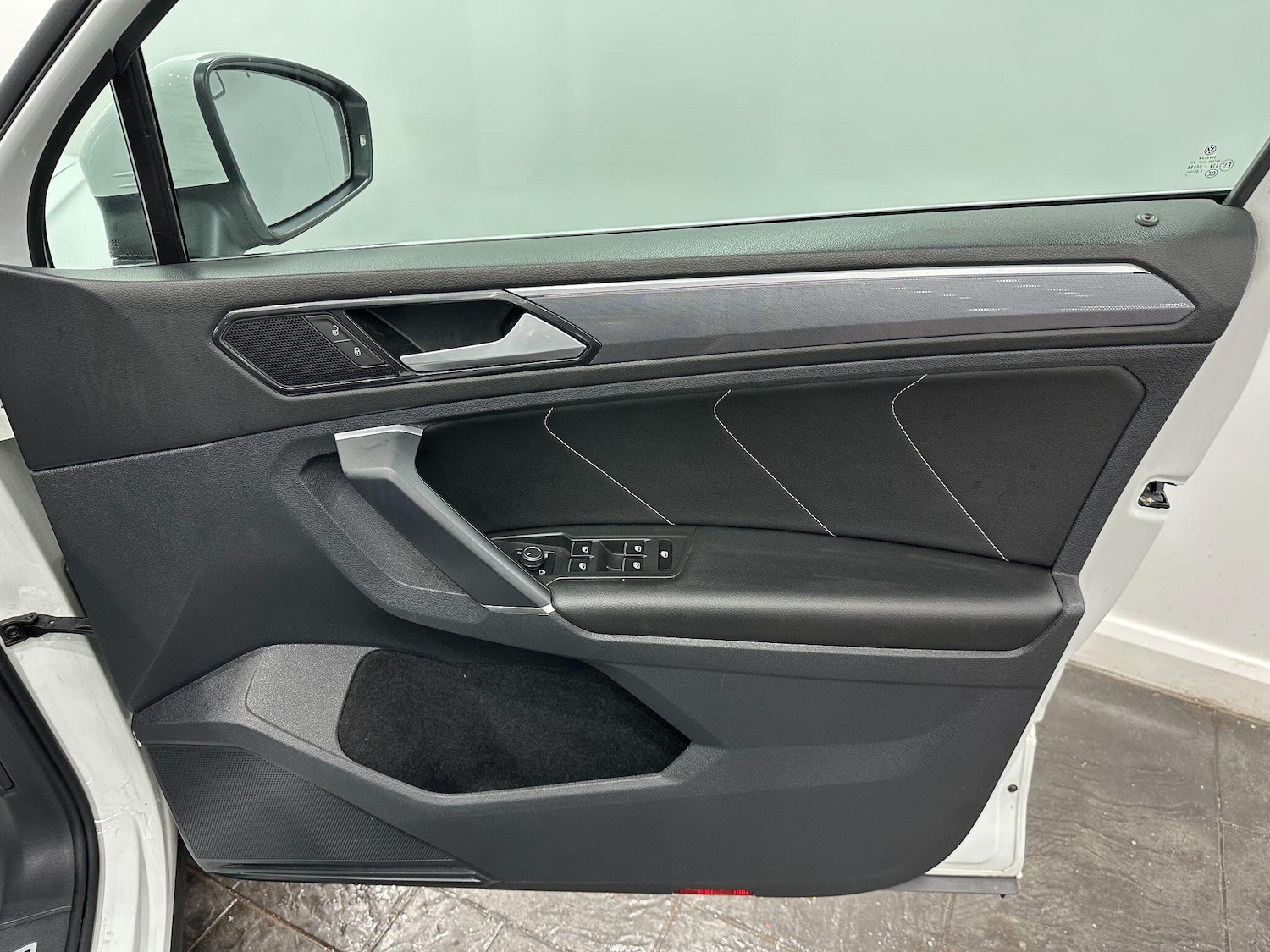 Used Volkswagen Tiguan 2017 for sale - 76865545: Photo 30