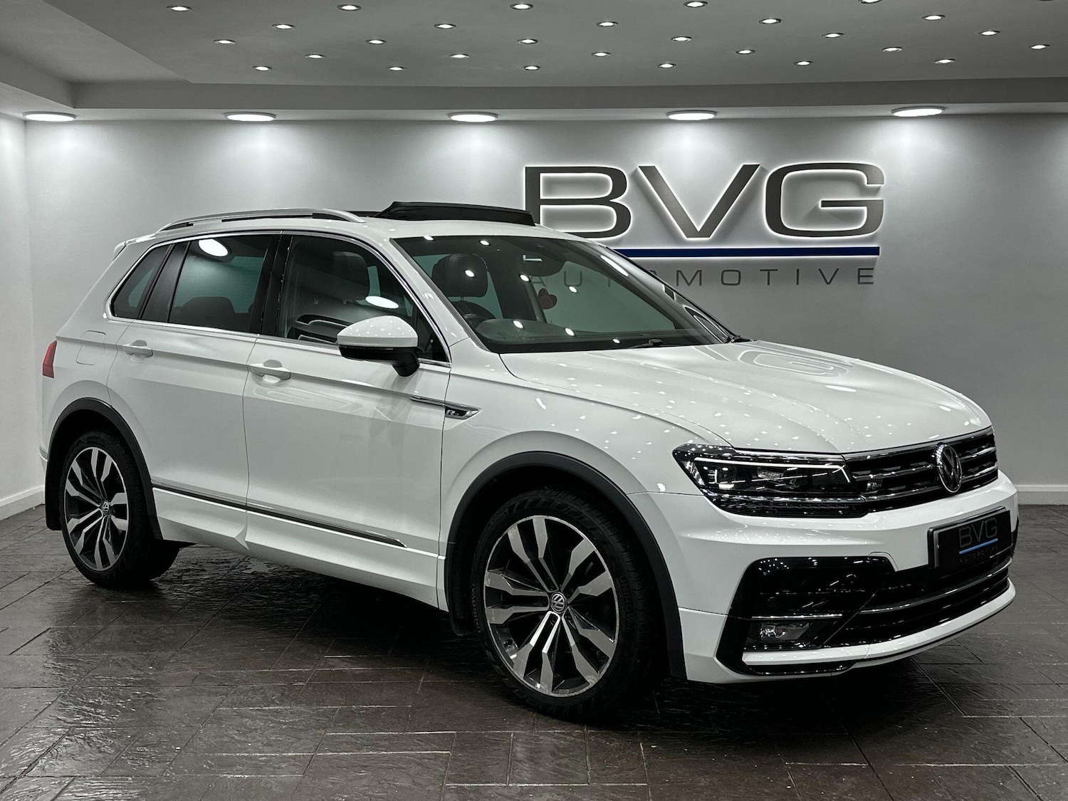 Used Volkswagen Tiguan 2017 for sale - 76865545: Photo 4