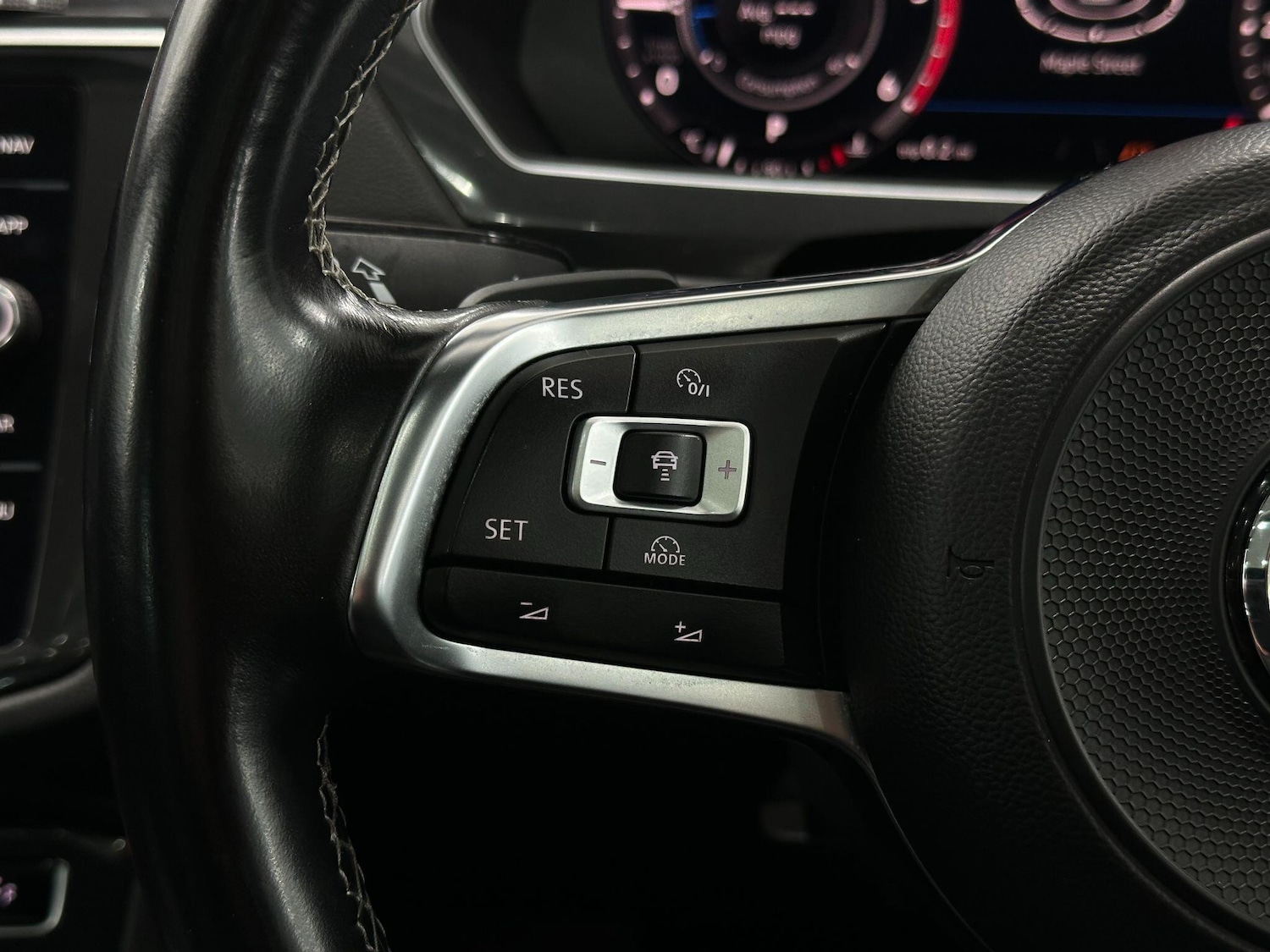 Used Volkswagen Tiguan 2017 for sale - 76865545: Photo 50