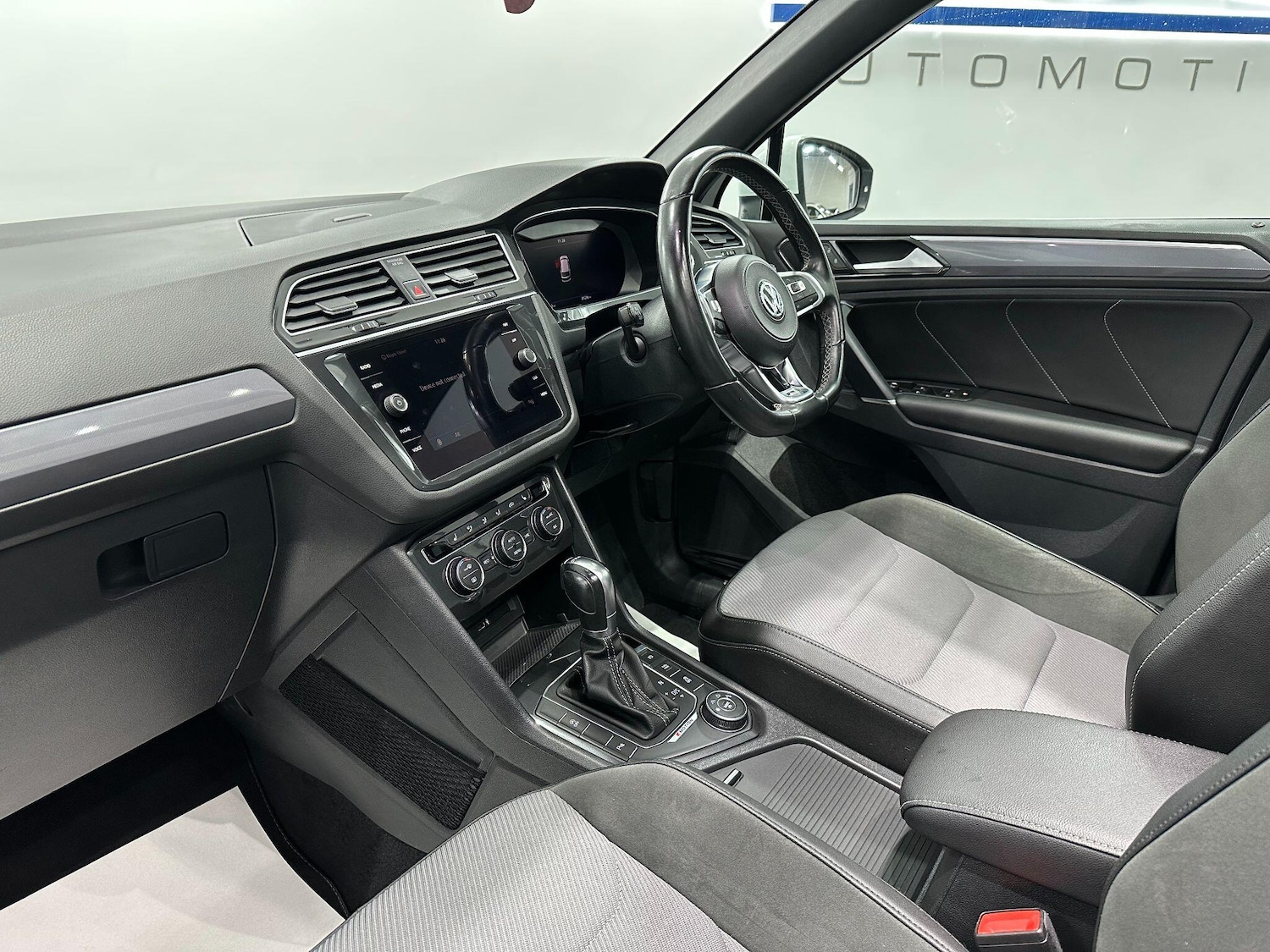 Used Volkswagen Tiguan 2017 for sale - 76865545: Photo 54