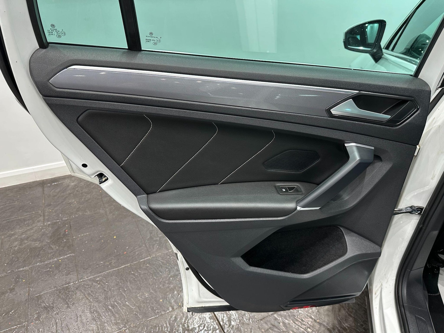 Used Volkswagen Tiguan 2017 for sale - 76865545: Photo 60