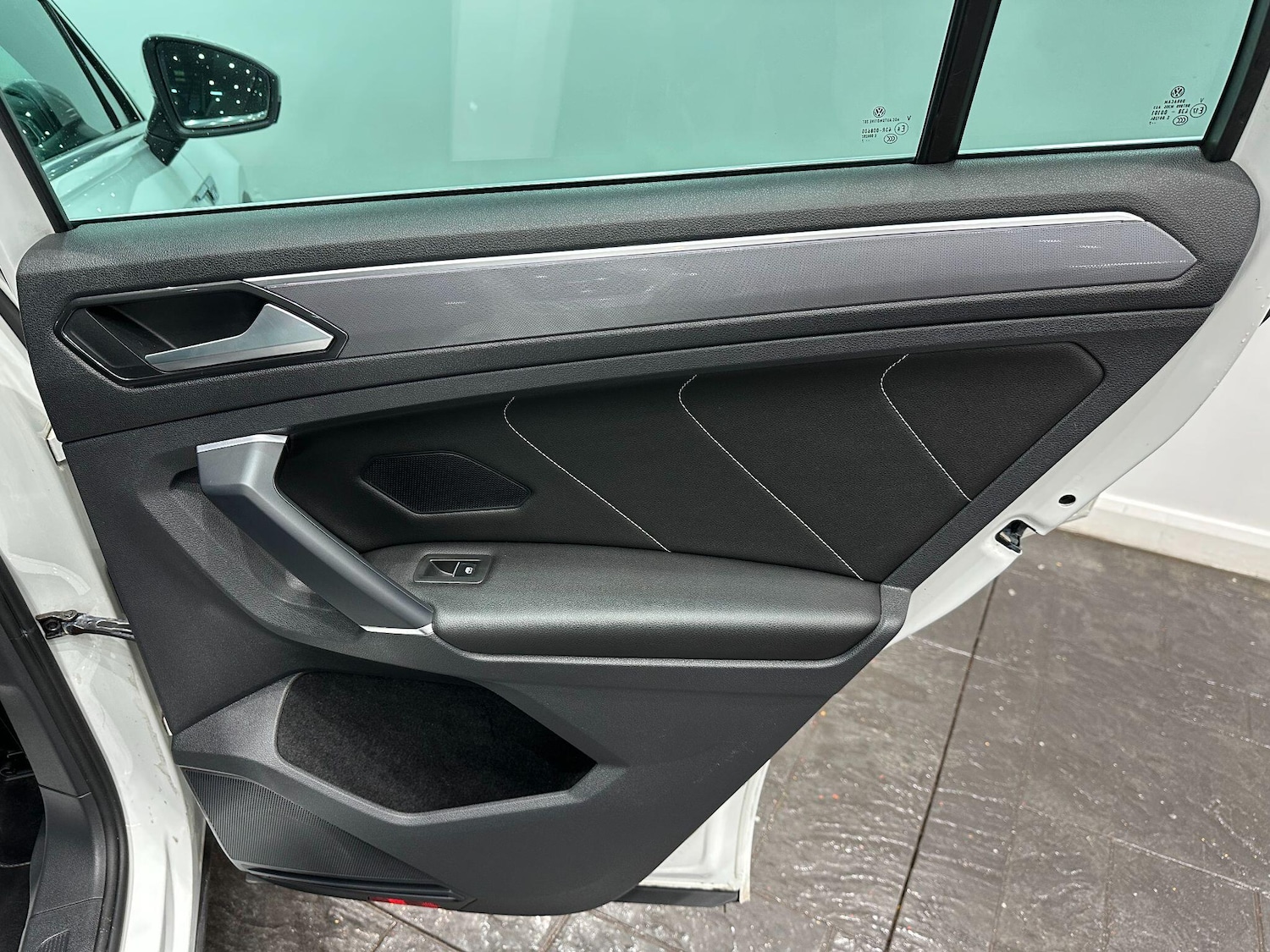 Used Volkswagen Tiguan 2017 for sale - 76865545: Photo 63