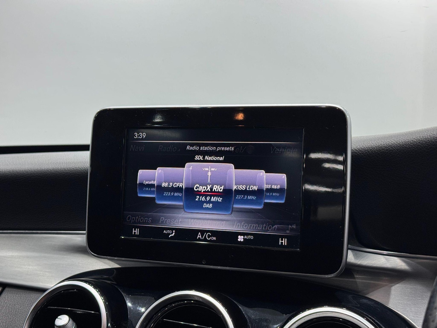 Used Mercedes-Benz C Class 2017 for sale - 77387777: Photo 34