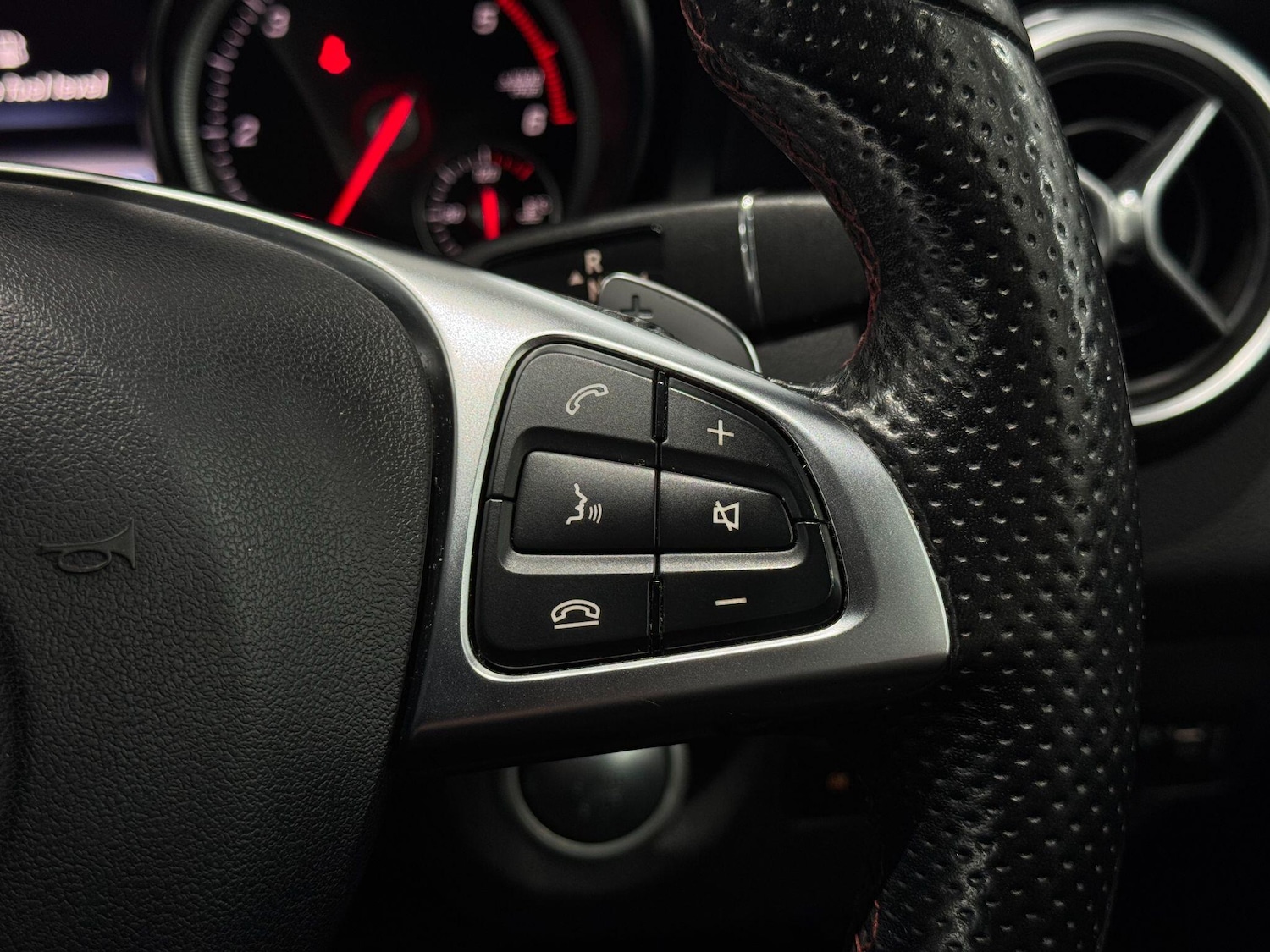 Used Mercedes-Benz GLA 2018 for sale - 77468730: Photo 46