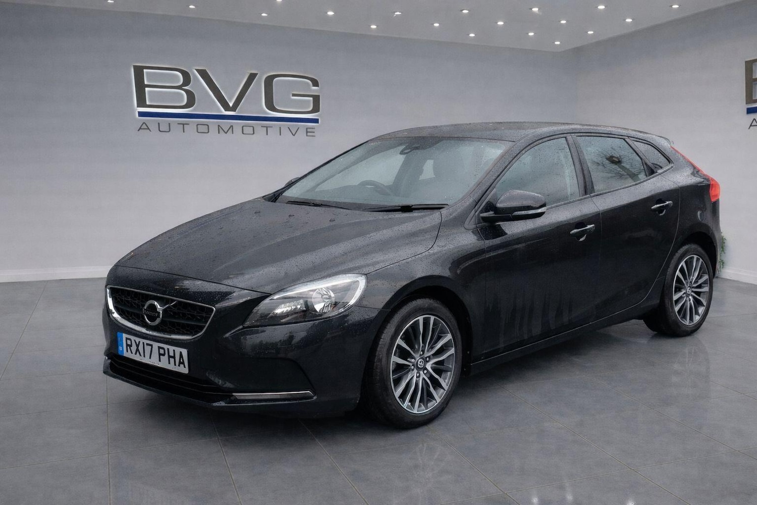 Used Volvo V40 for sale - 77587082: Photo 1