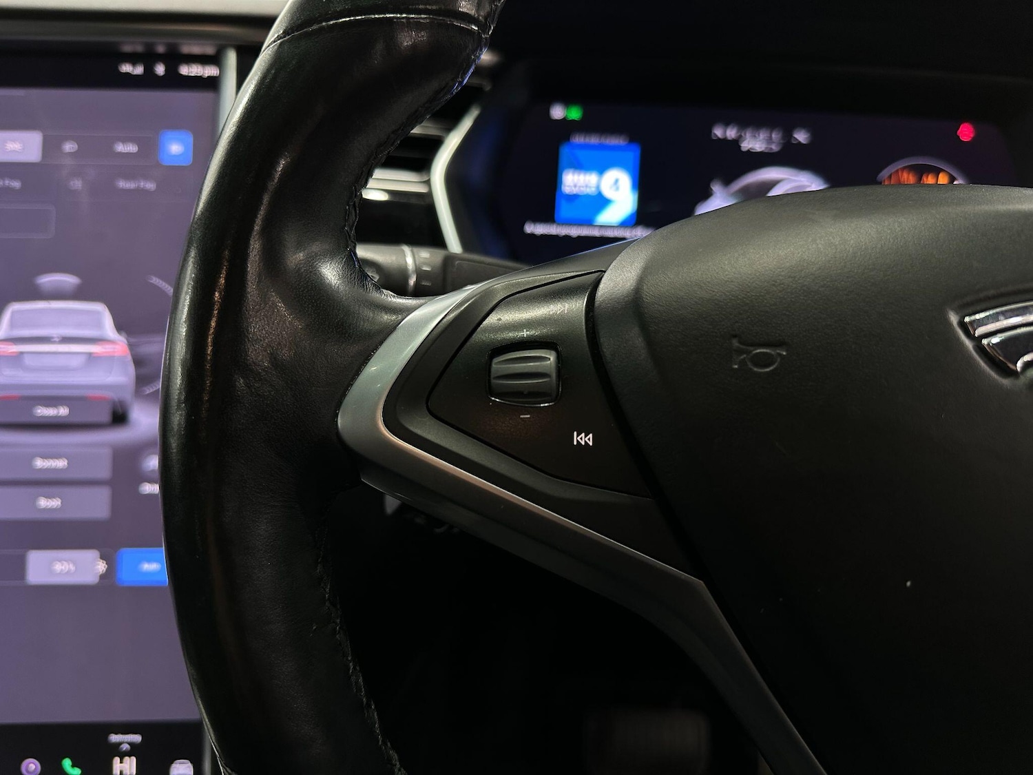 Used Tesla Model X 2018 for sale - 77067257: Photo 65