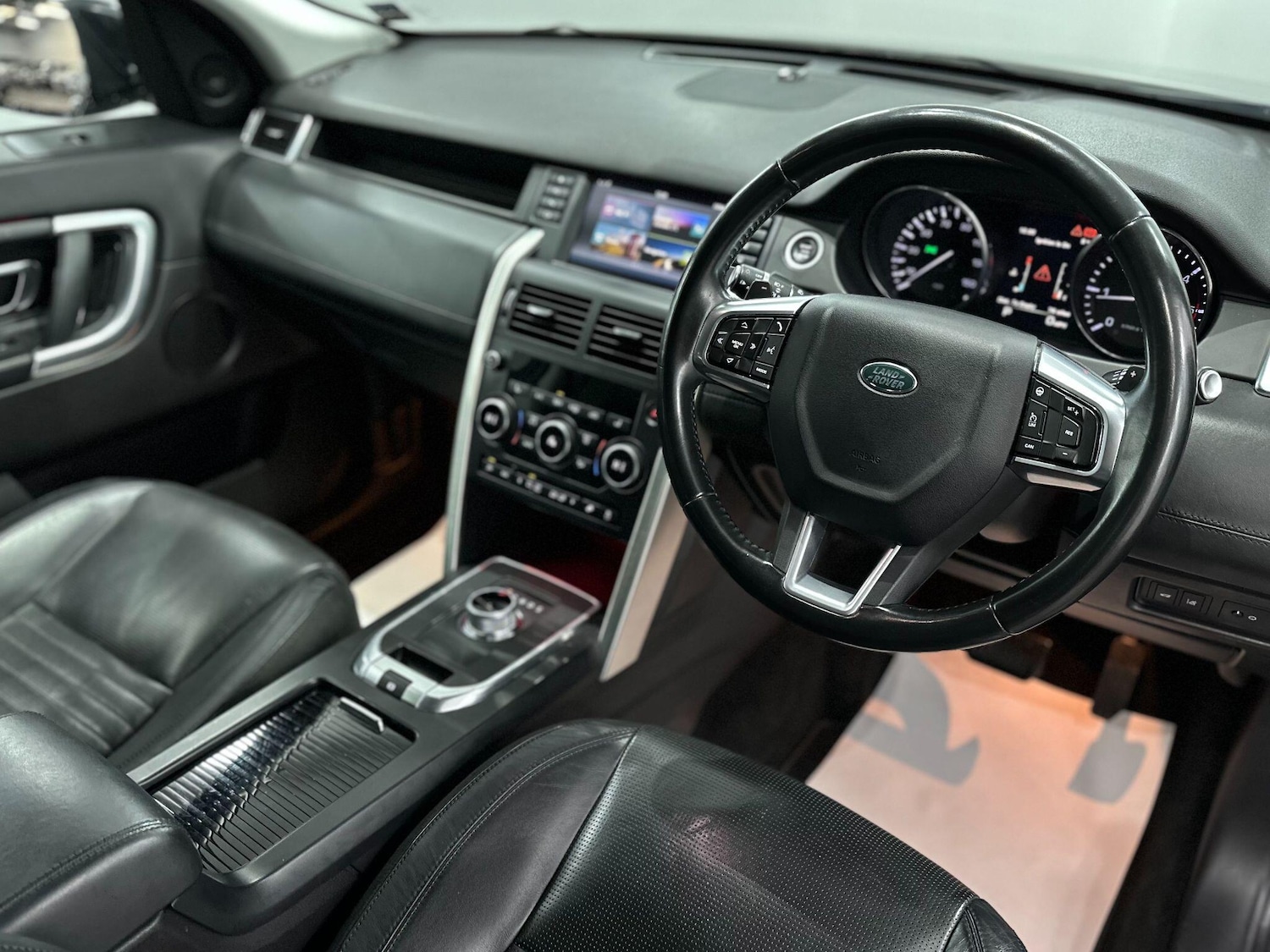 Used Land Rover Discovery Sport for sale - 76633912: Photo 27