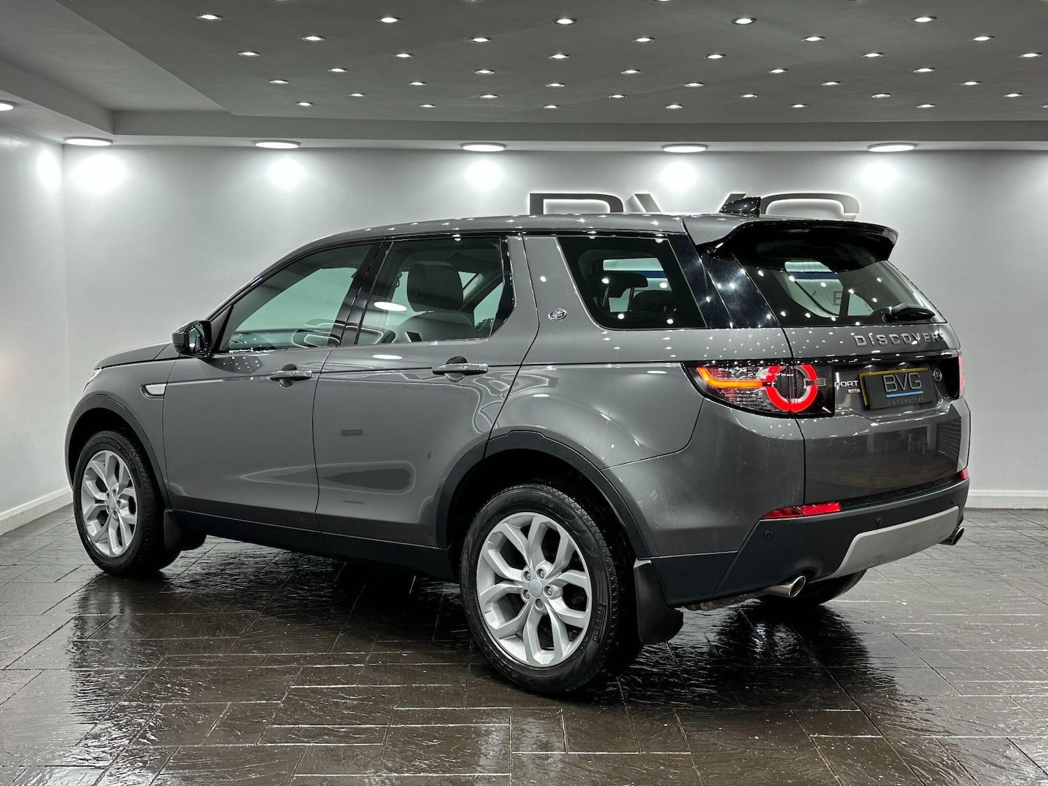 Used Land Rover Discovery Sport 2016 for sale - 76918677: Photo 12