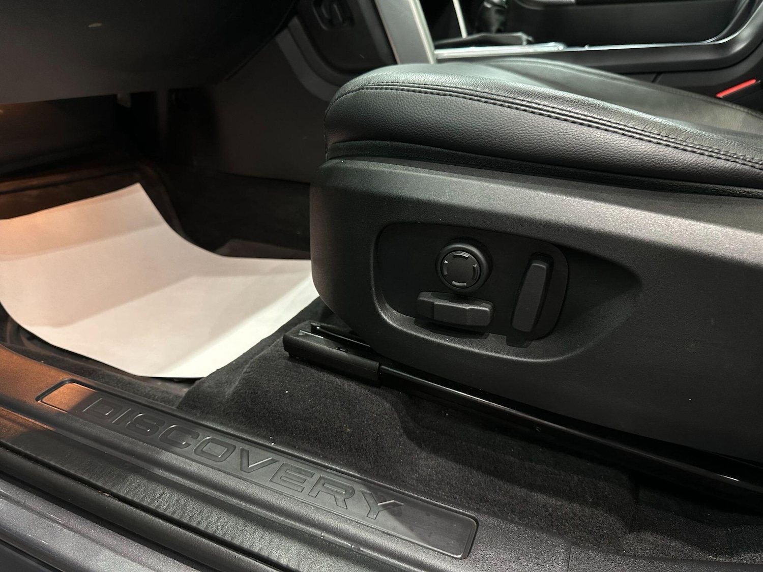 Used Land Rover Discovery Sport 2016 for sale - 76918677: Photo 31